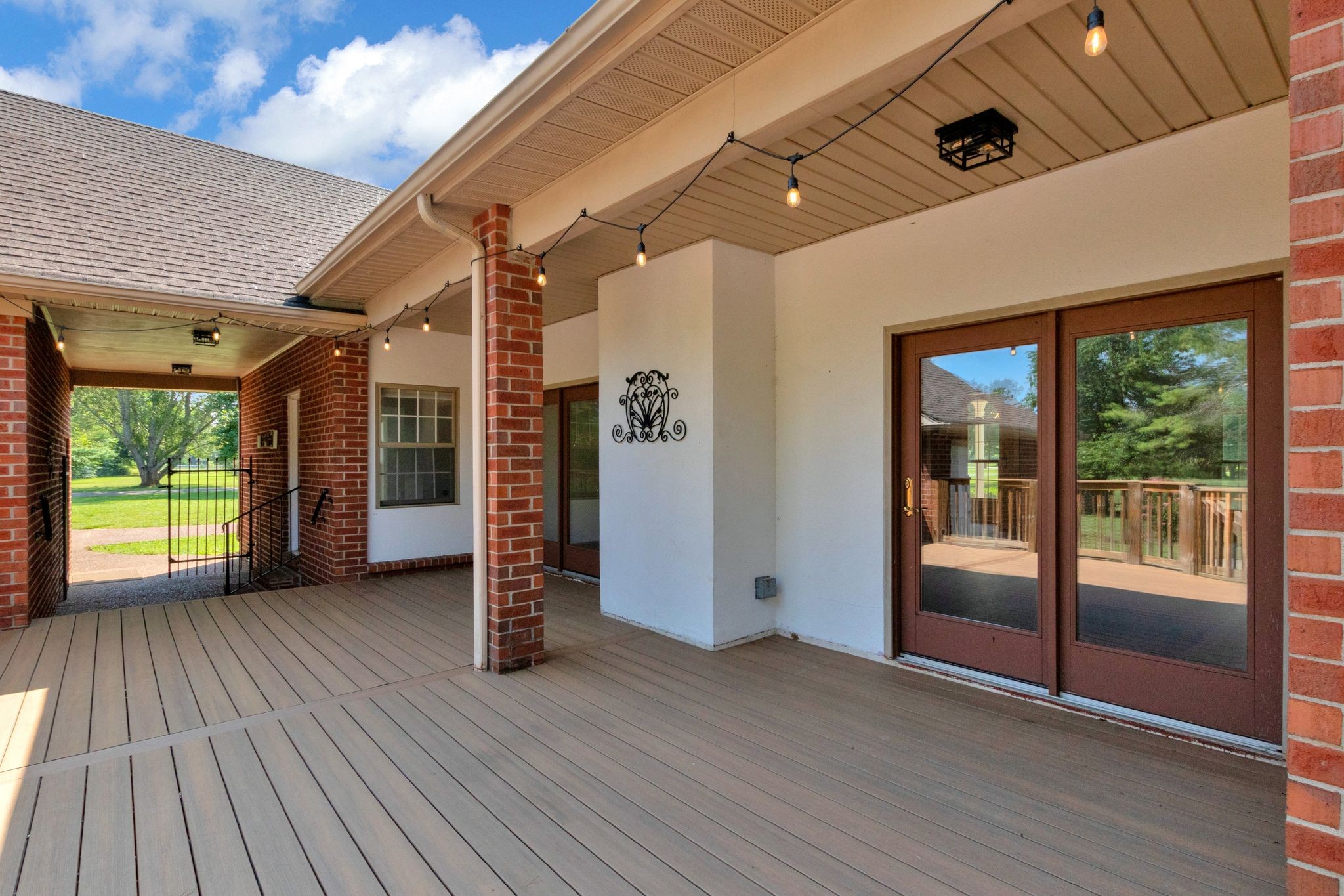 2329 Irby Ln