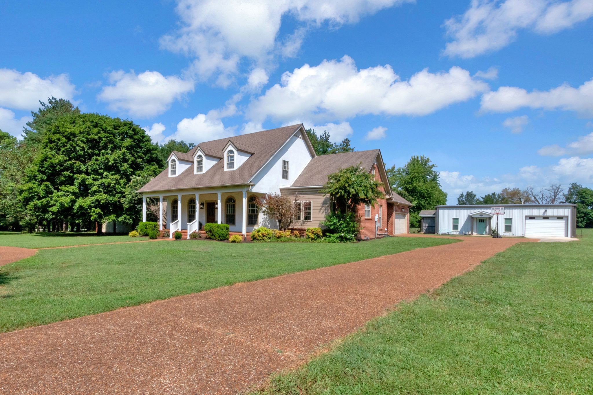 2329 Irby Ln