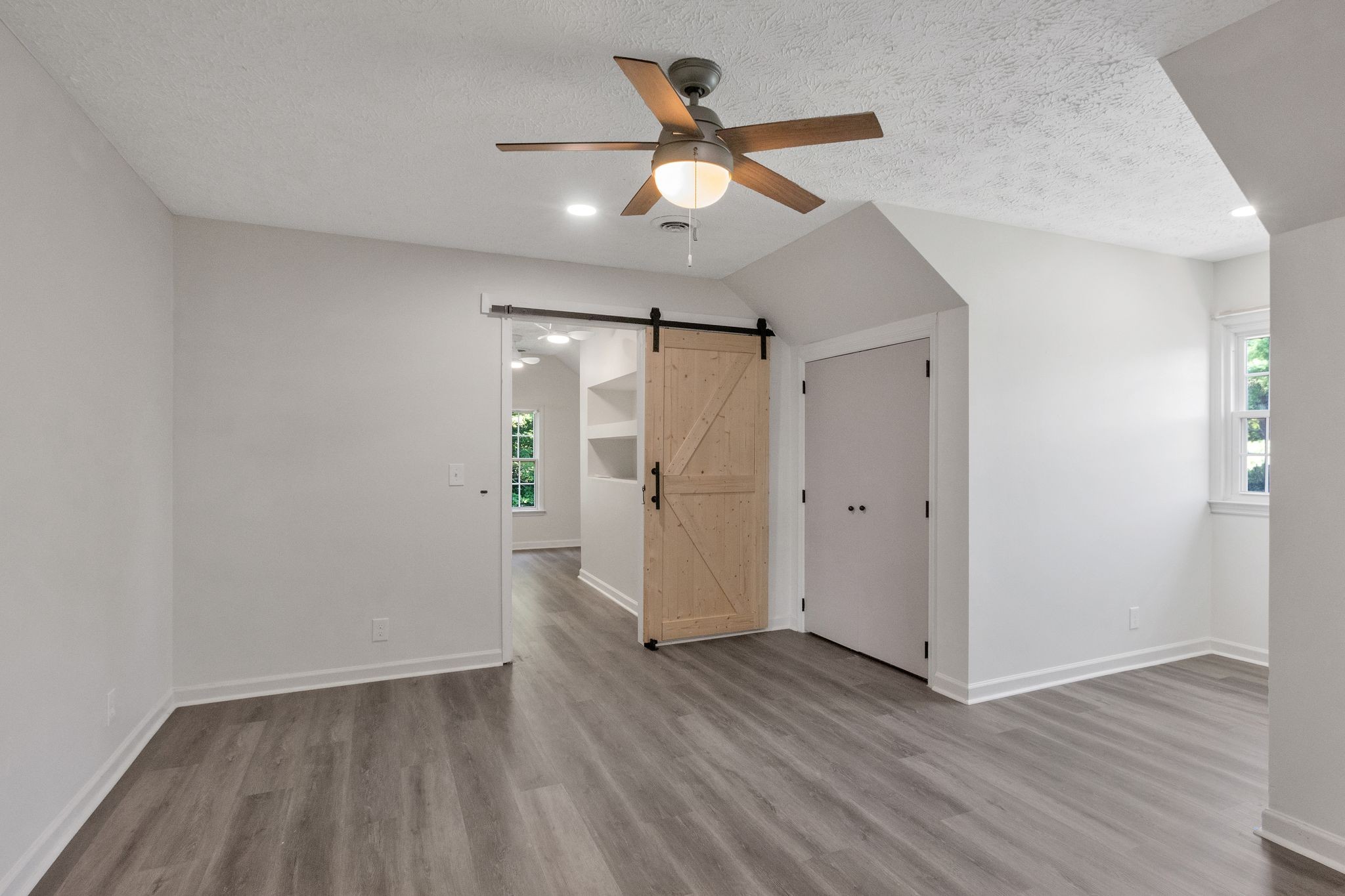2329 Irby Ln