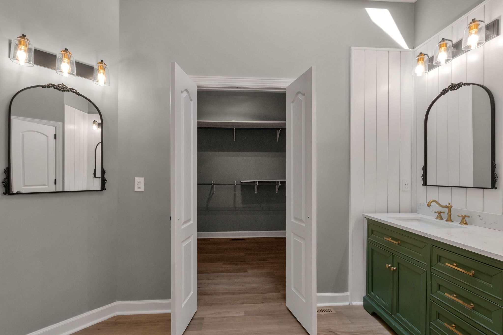2329 Irby Ln