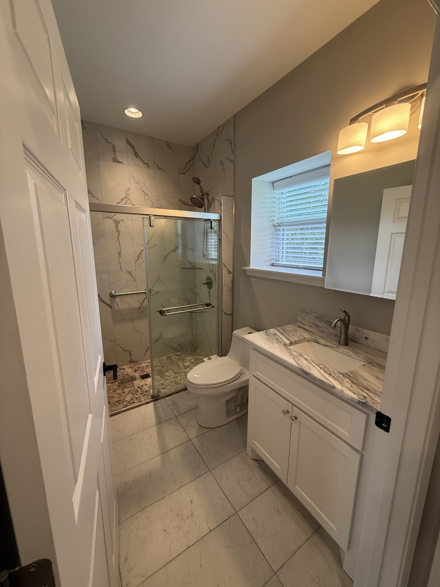 2329 Irby Ln