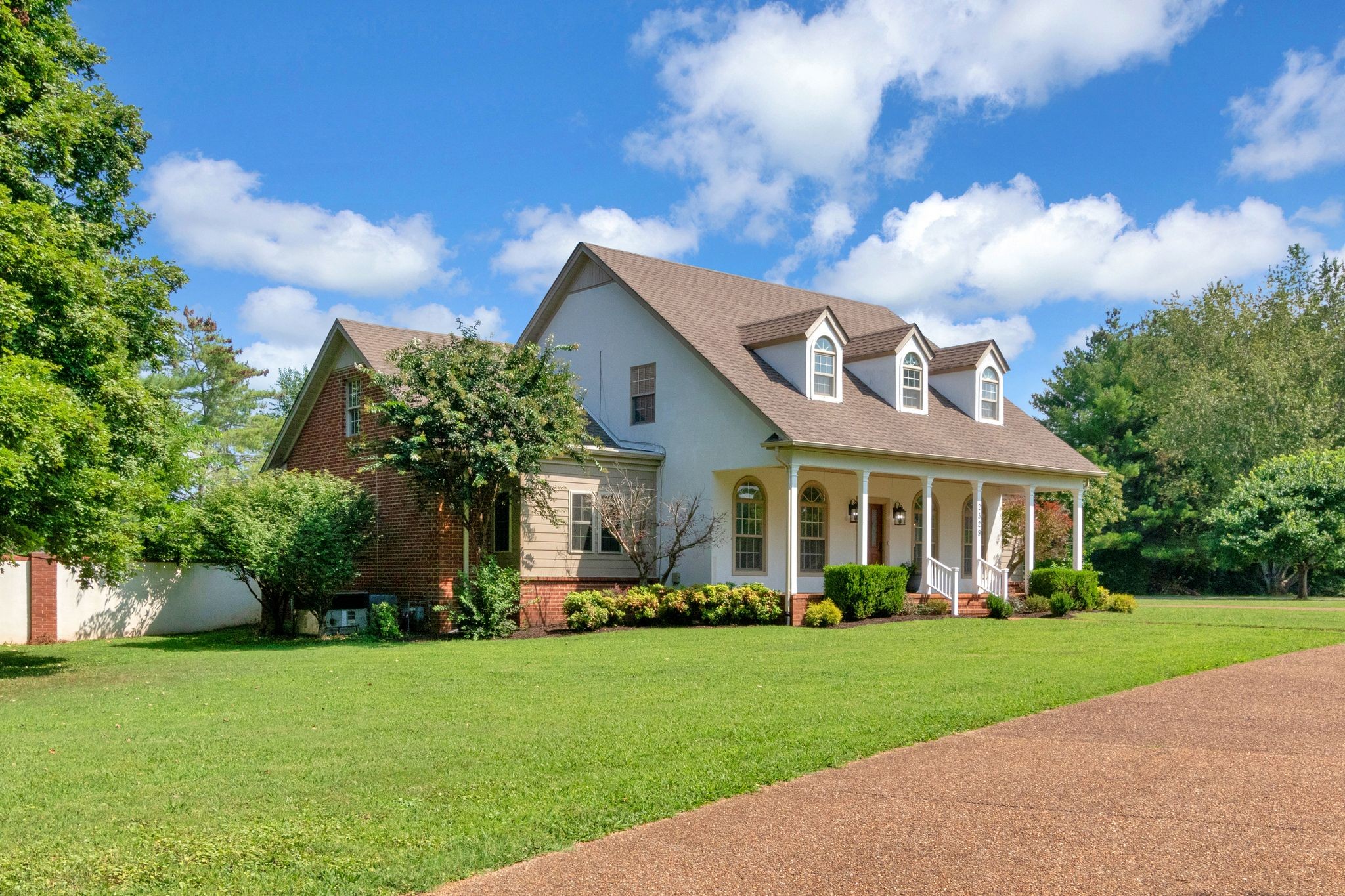 2329 Irby Ln