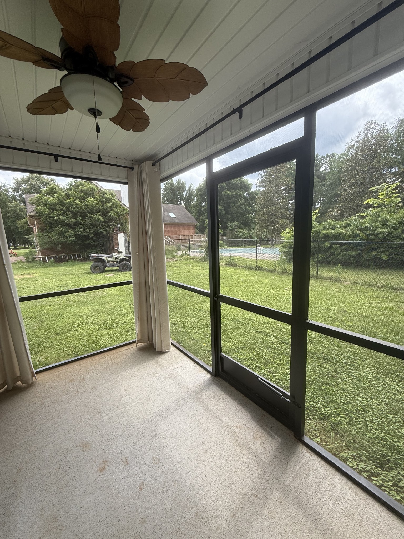 2329 Irby Ln