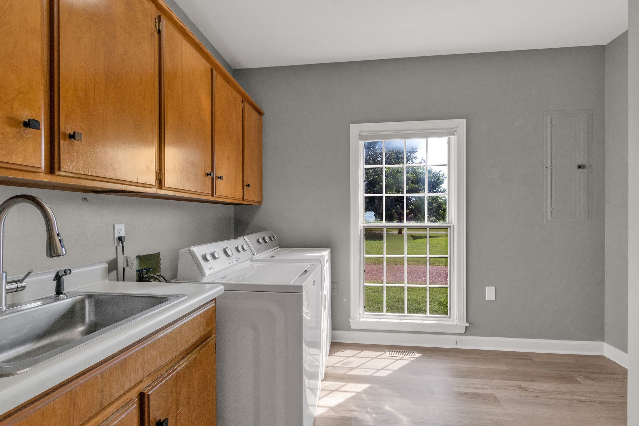 2329 Irby Ln