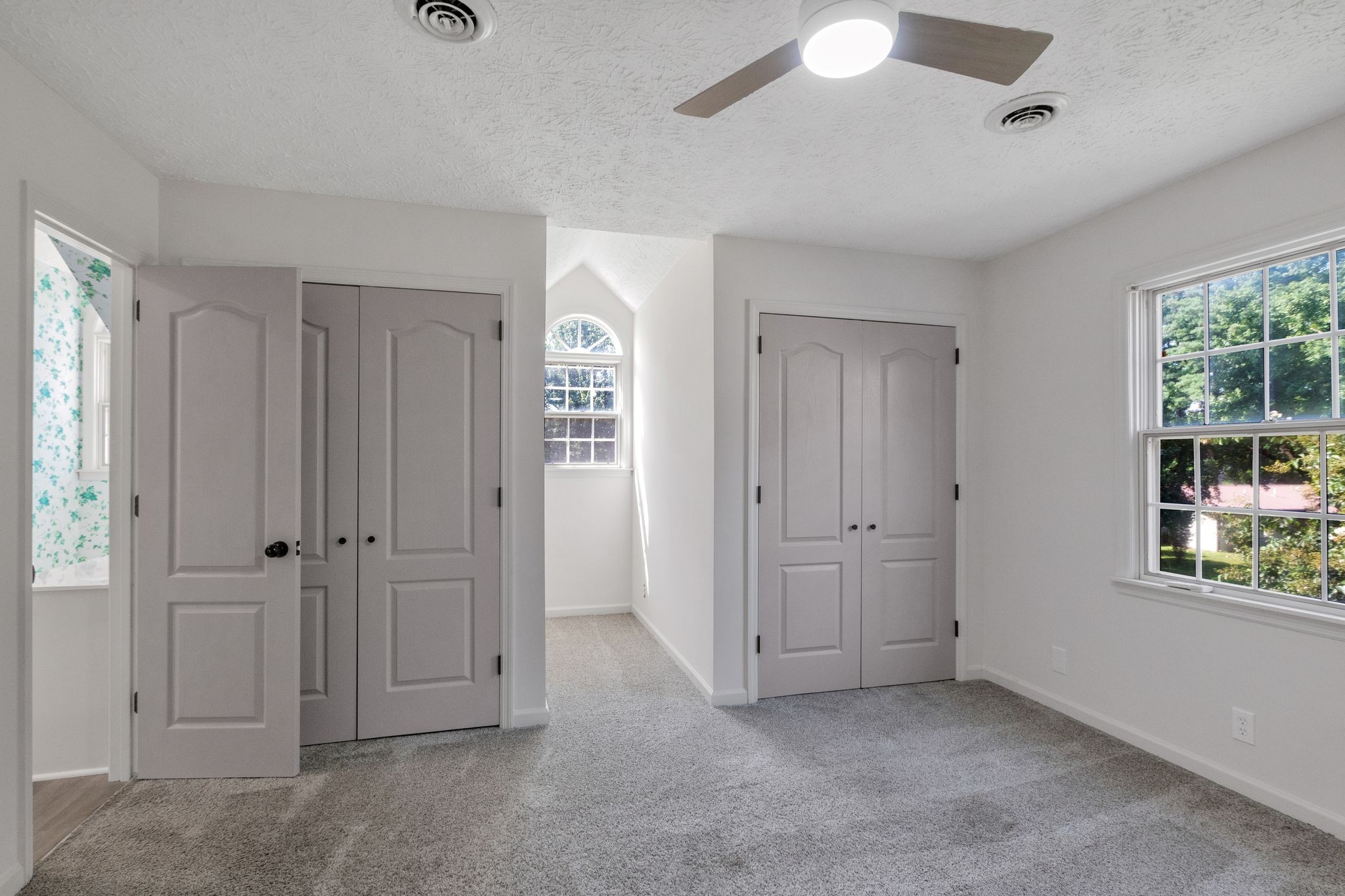 2329 Irby Ln