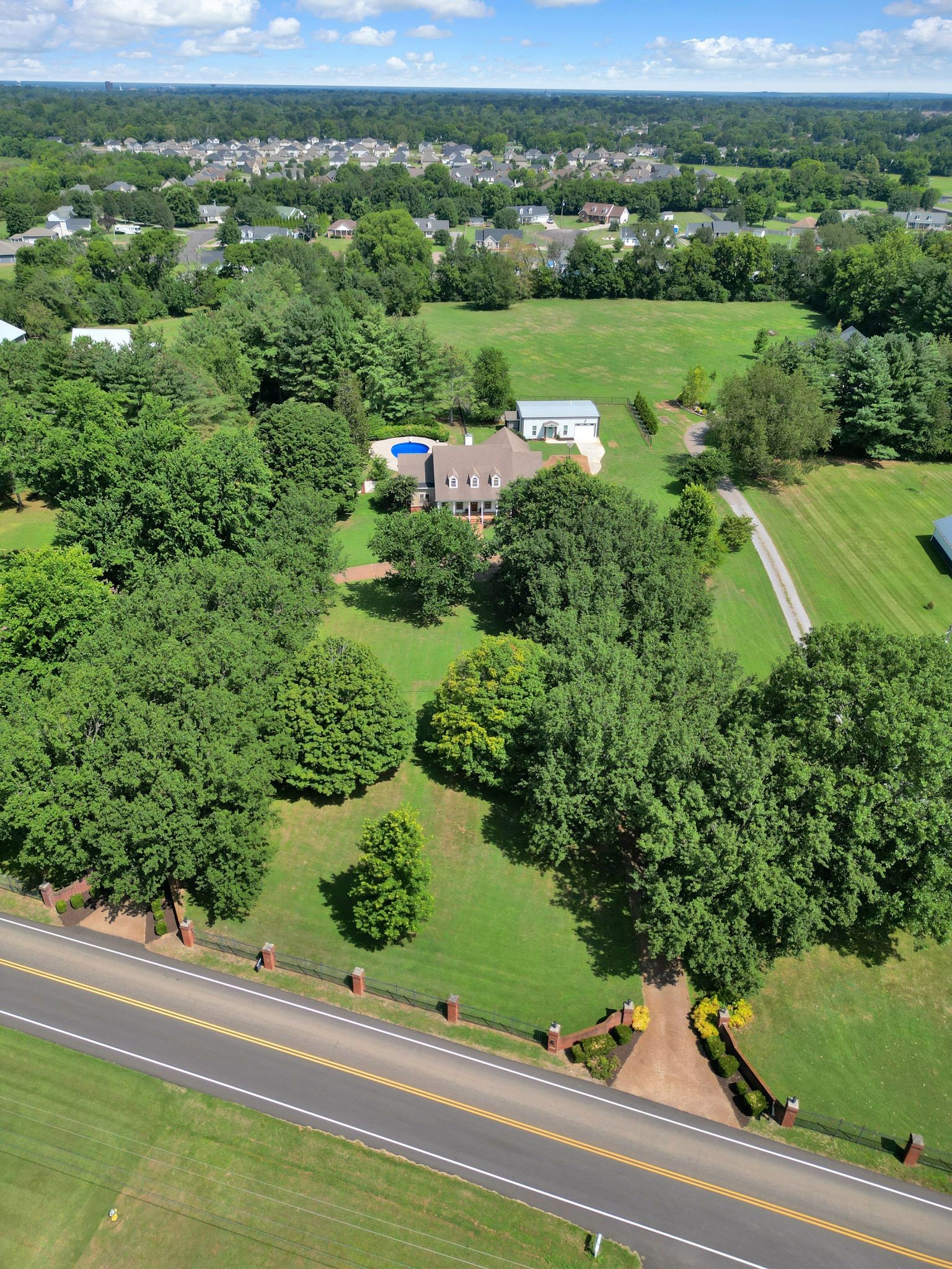 2329 Irby Ln
