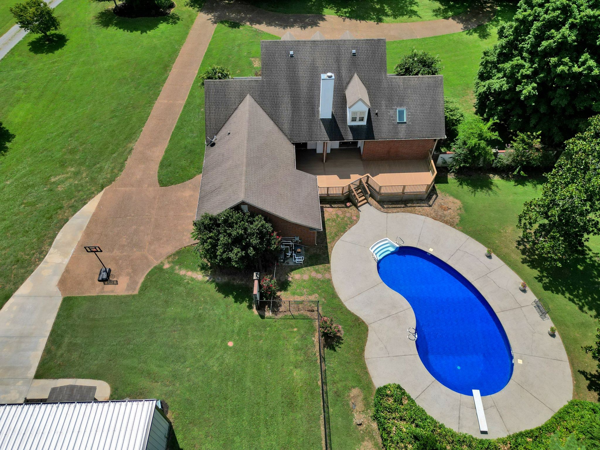 2329 Irby Ln