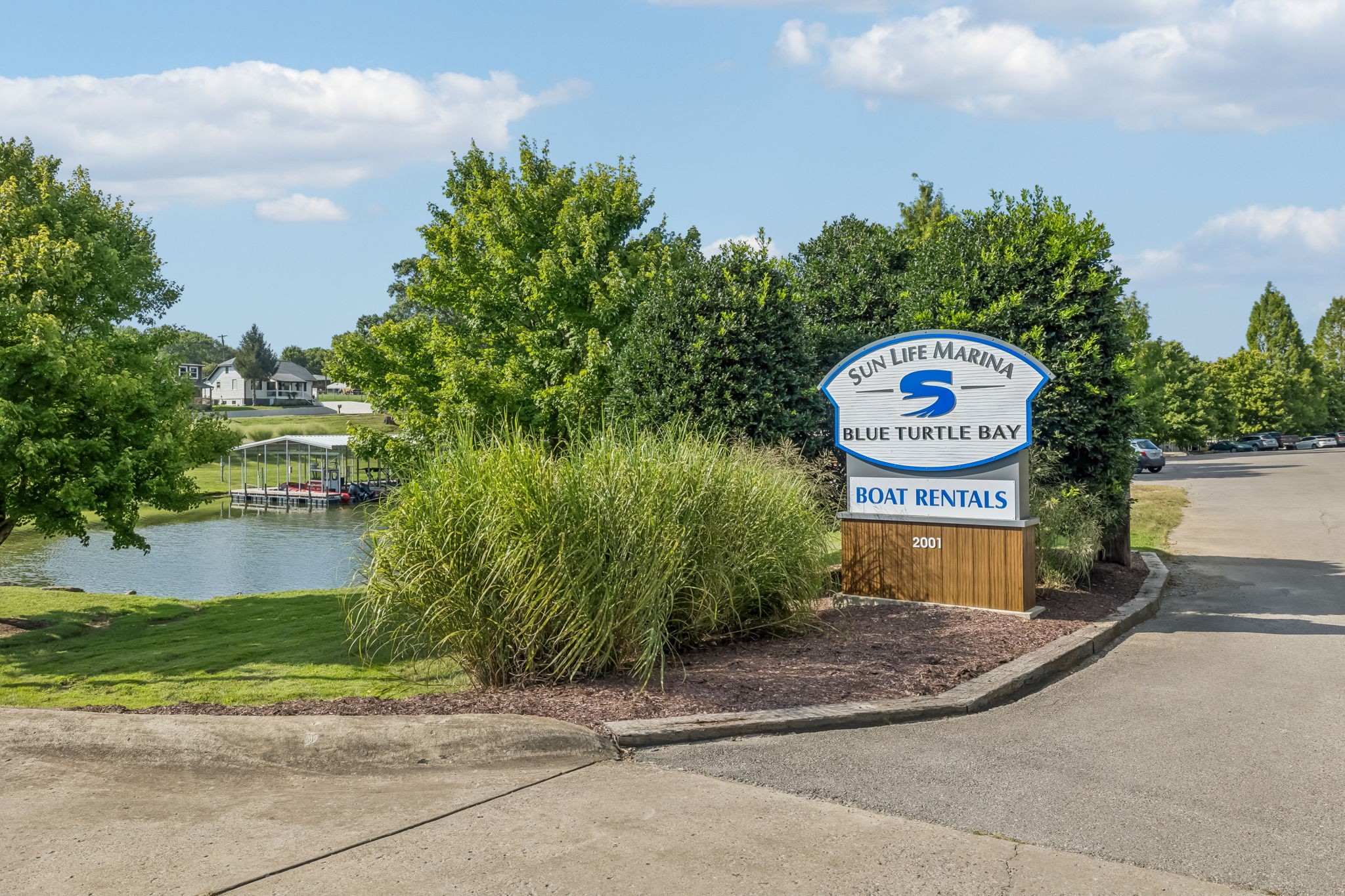 3033 Lakeshore Dr