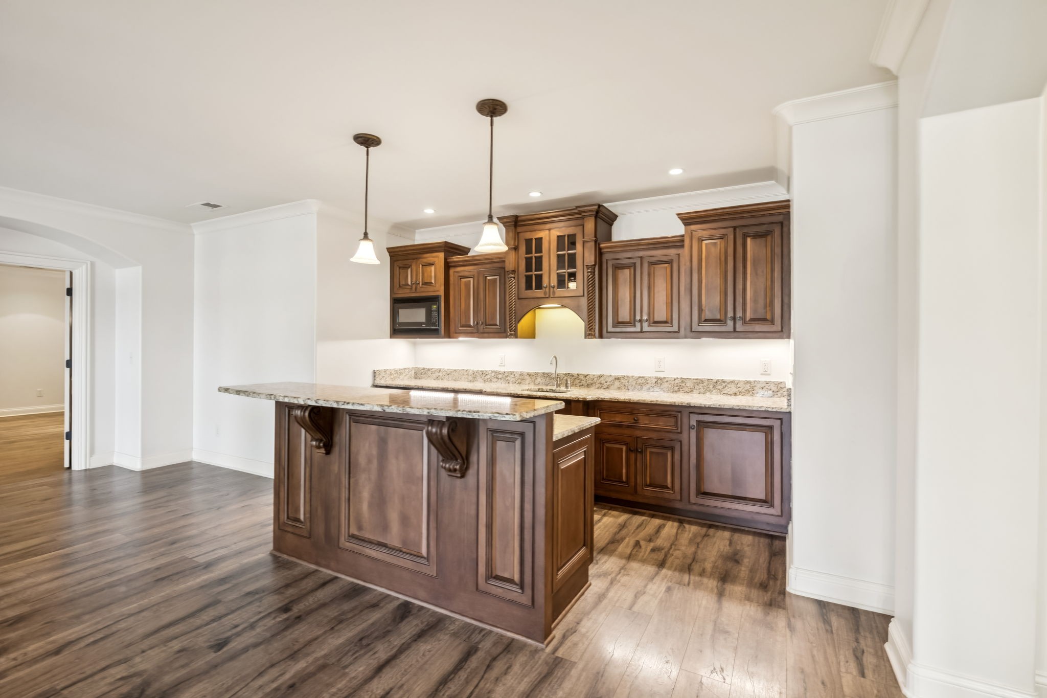 3033 Lakeshore Dr