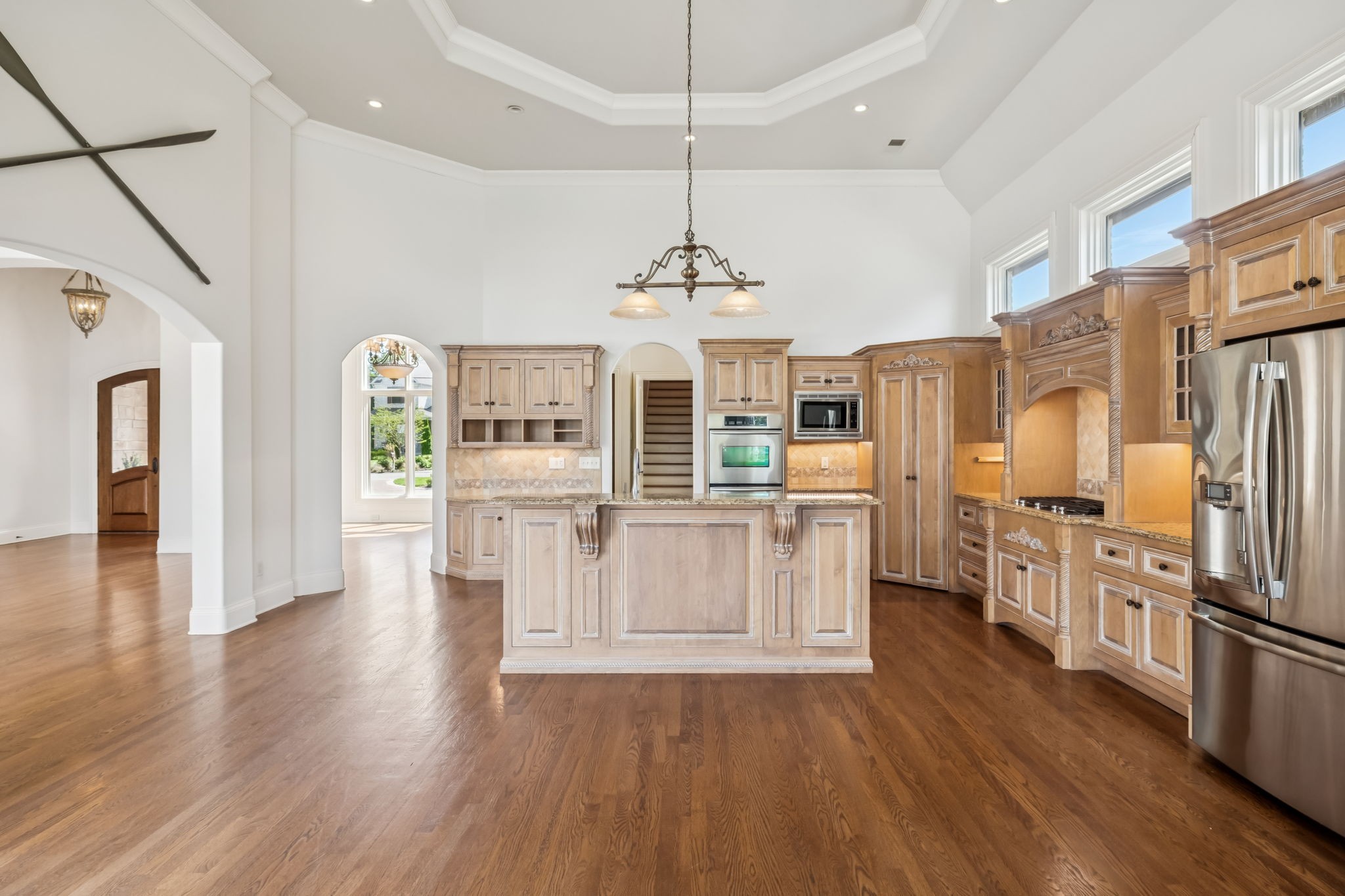 3033 Lakeshore Dr