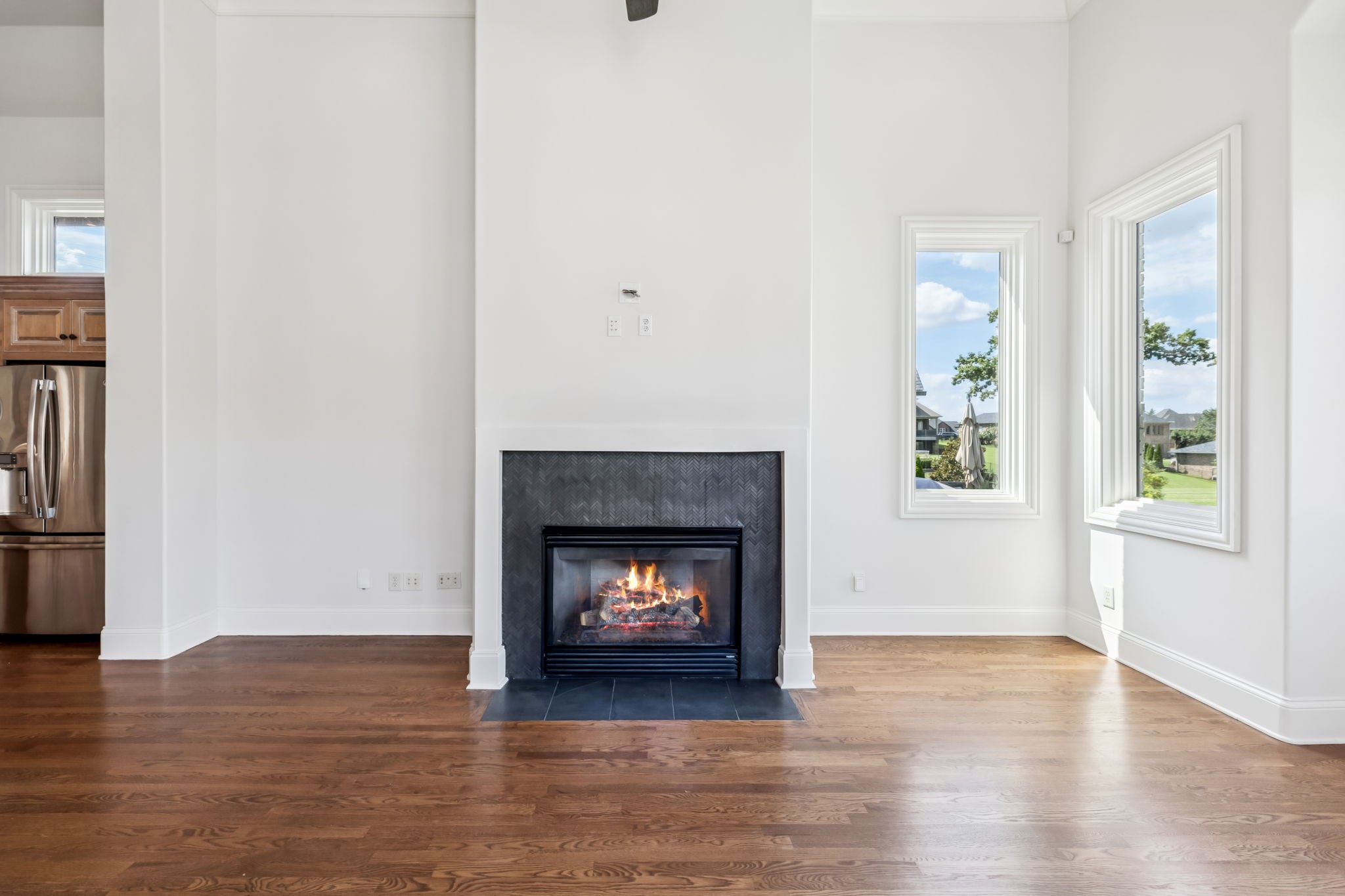 3033 Lakeshore Dr