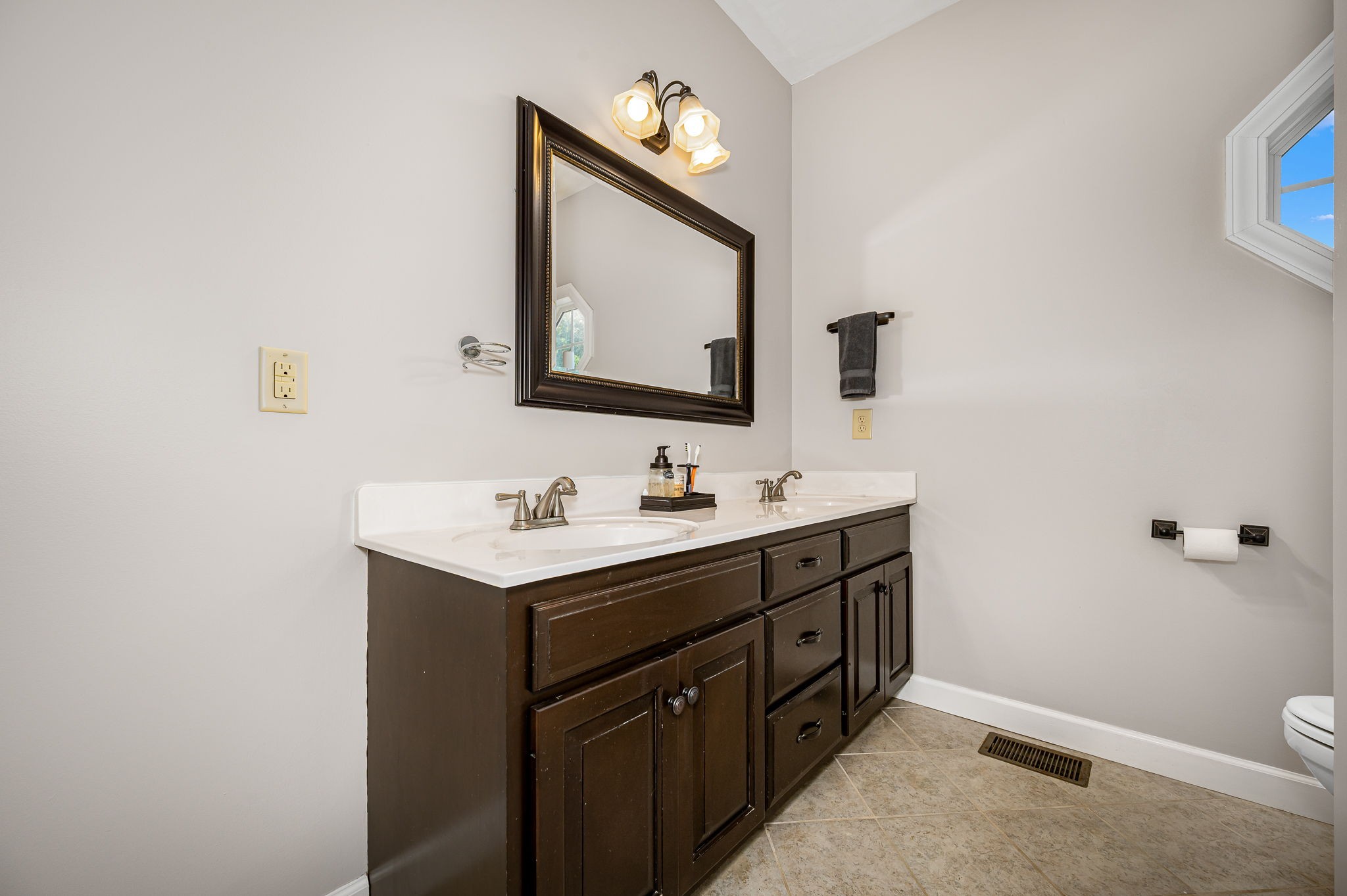 125 Hillwood Acres