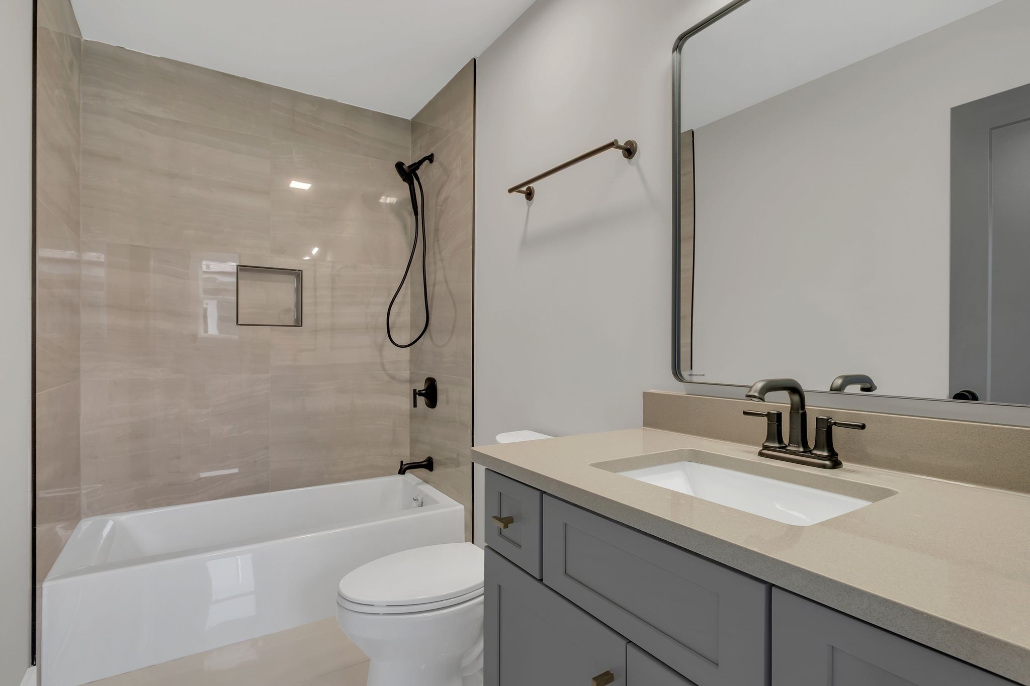 2637A Pennington Ave