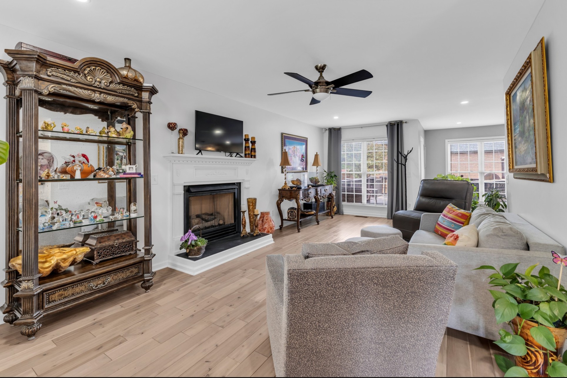 400 Roma Ct