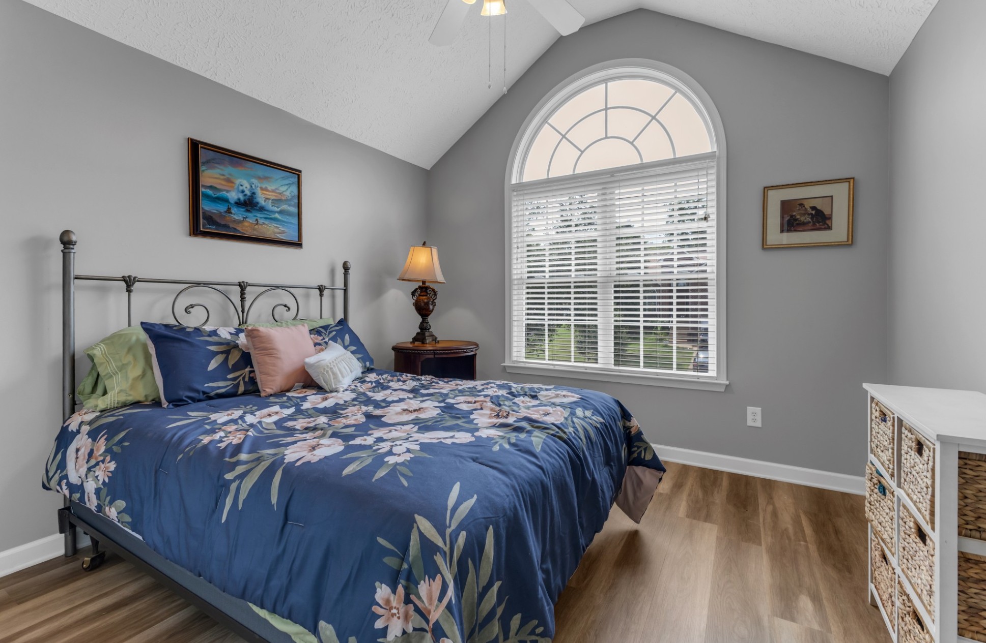 400 Roma Ct