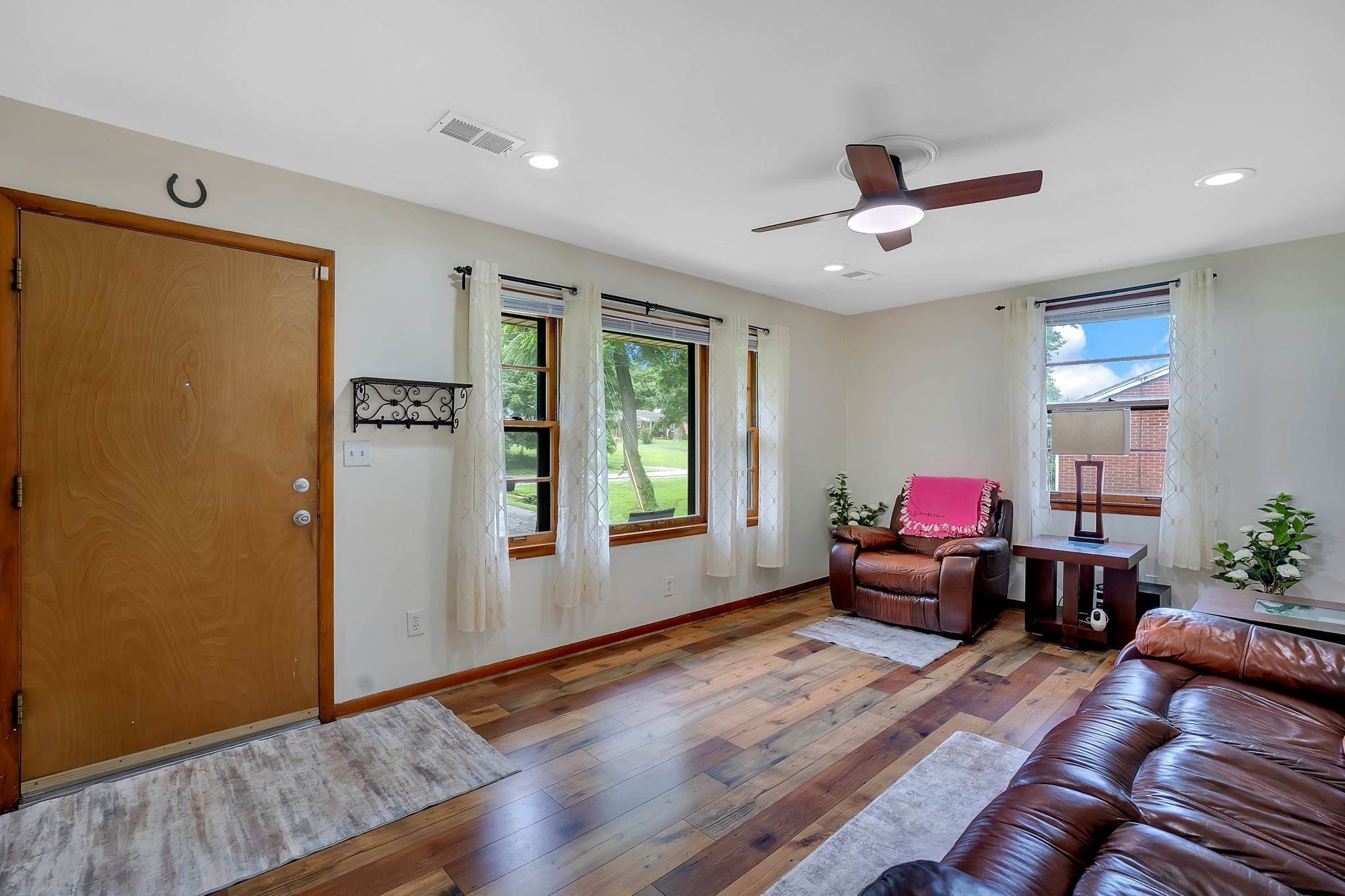 2728 Nodyne Dr