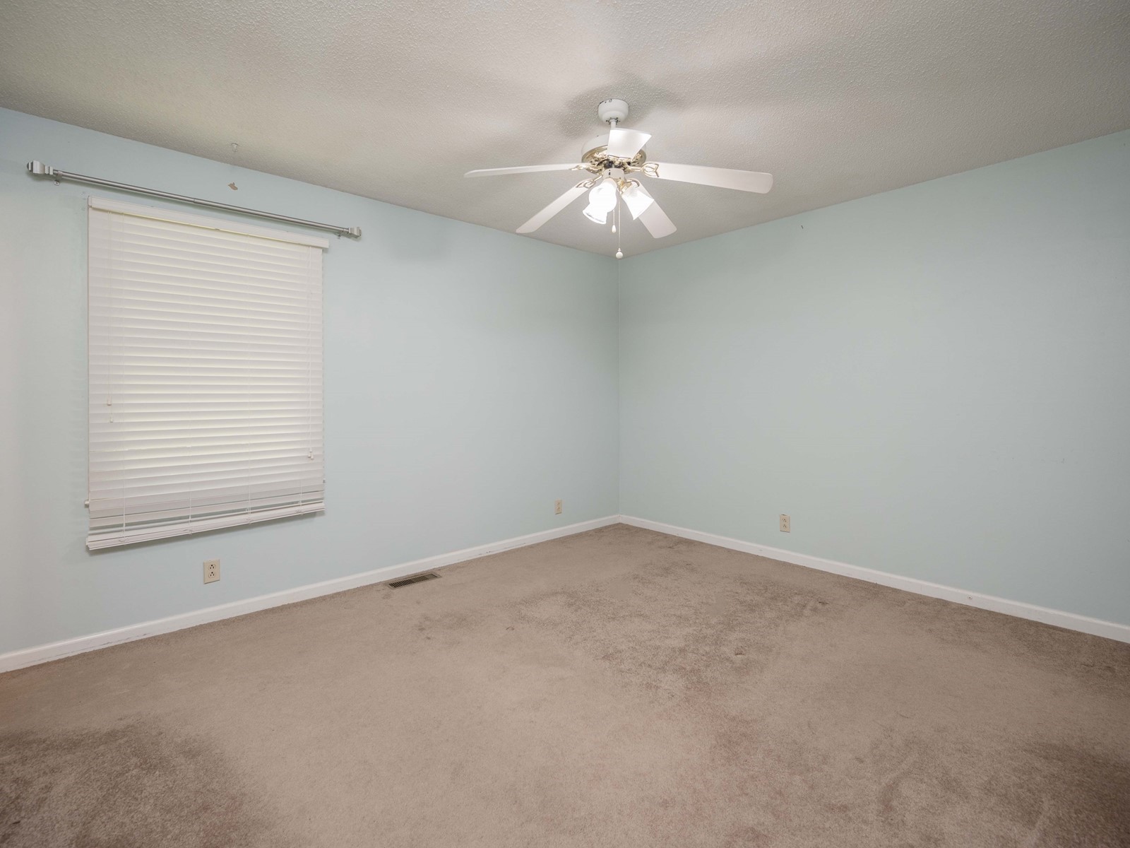 2563 Saratoga Ct