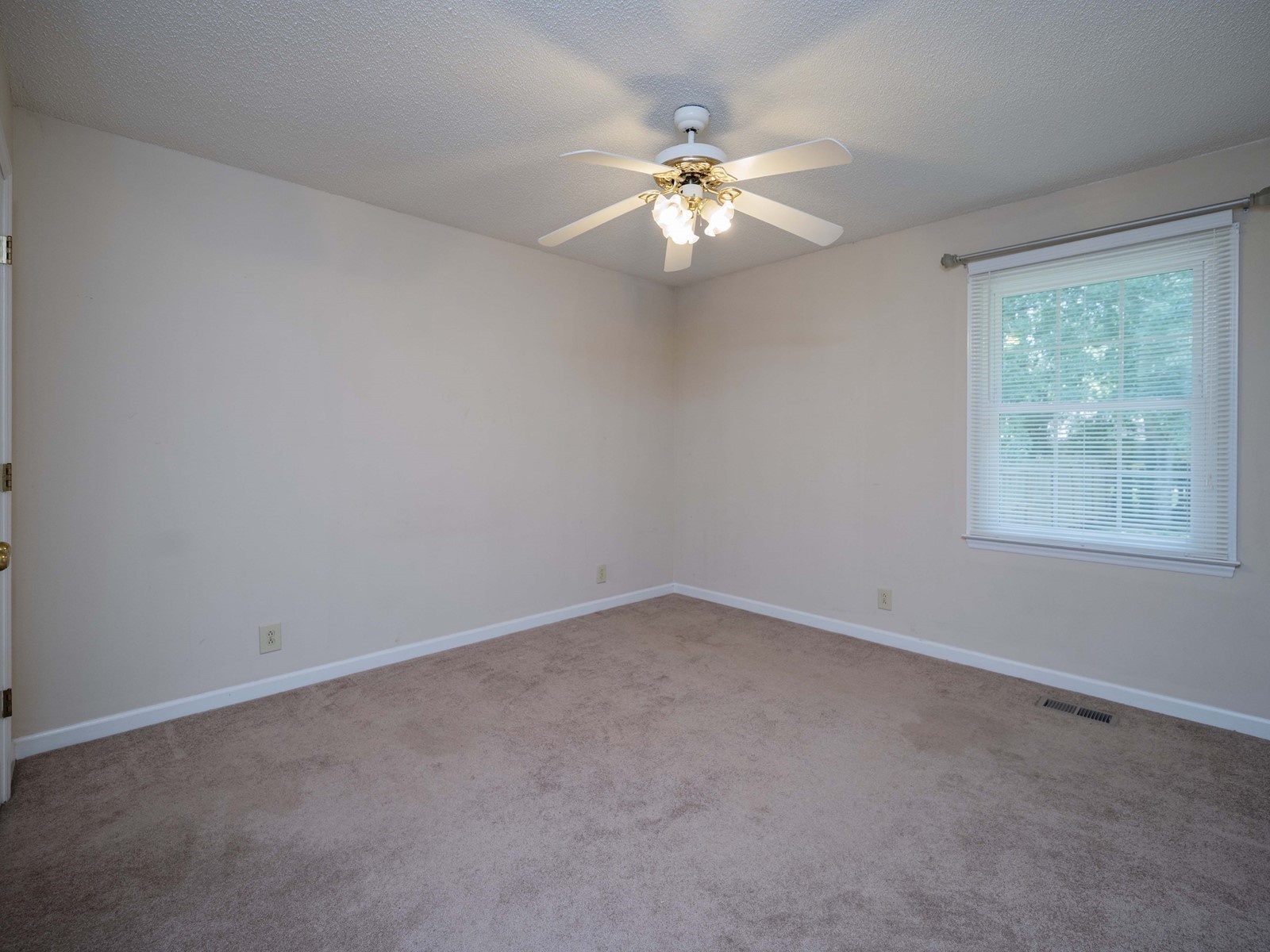 2563 Saratoga Ct
