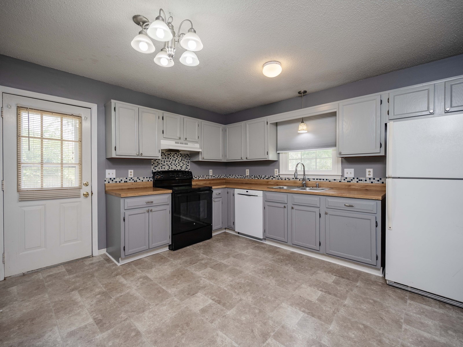 2563 Saratoga Ct