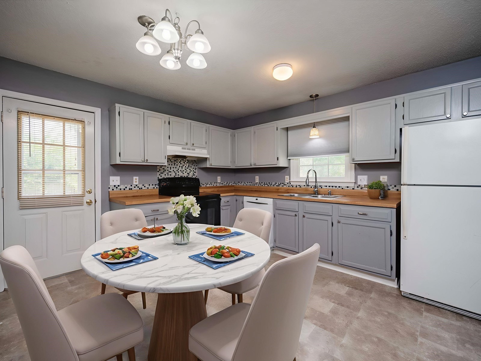 2563 Saratoga Ct