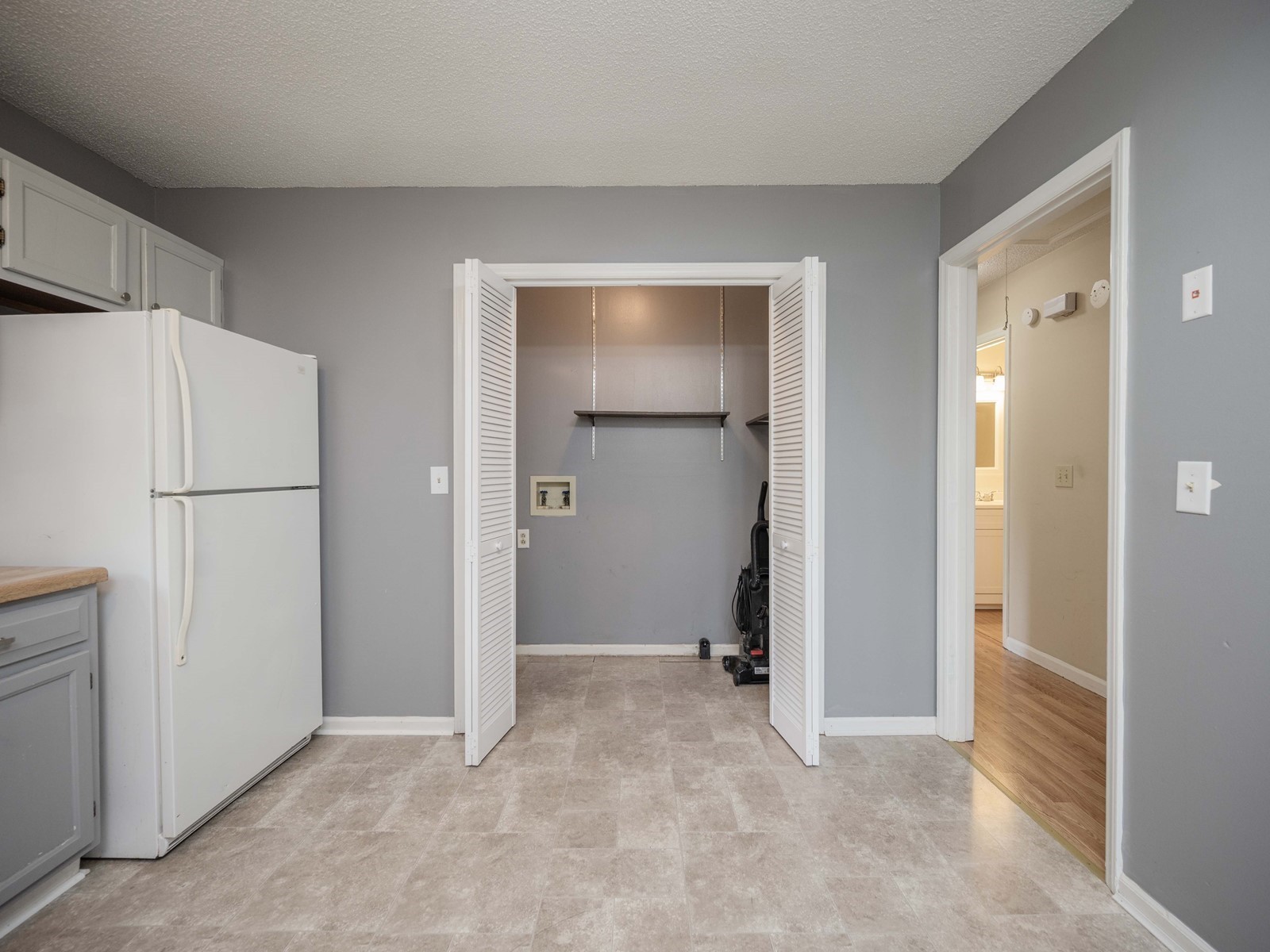 2563 Saratoga Ct