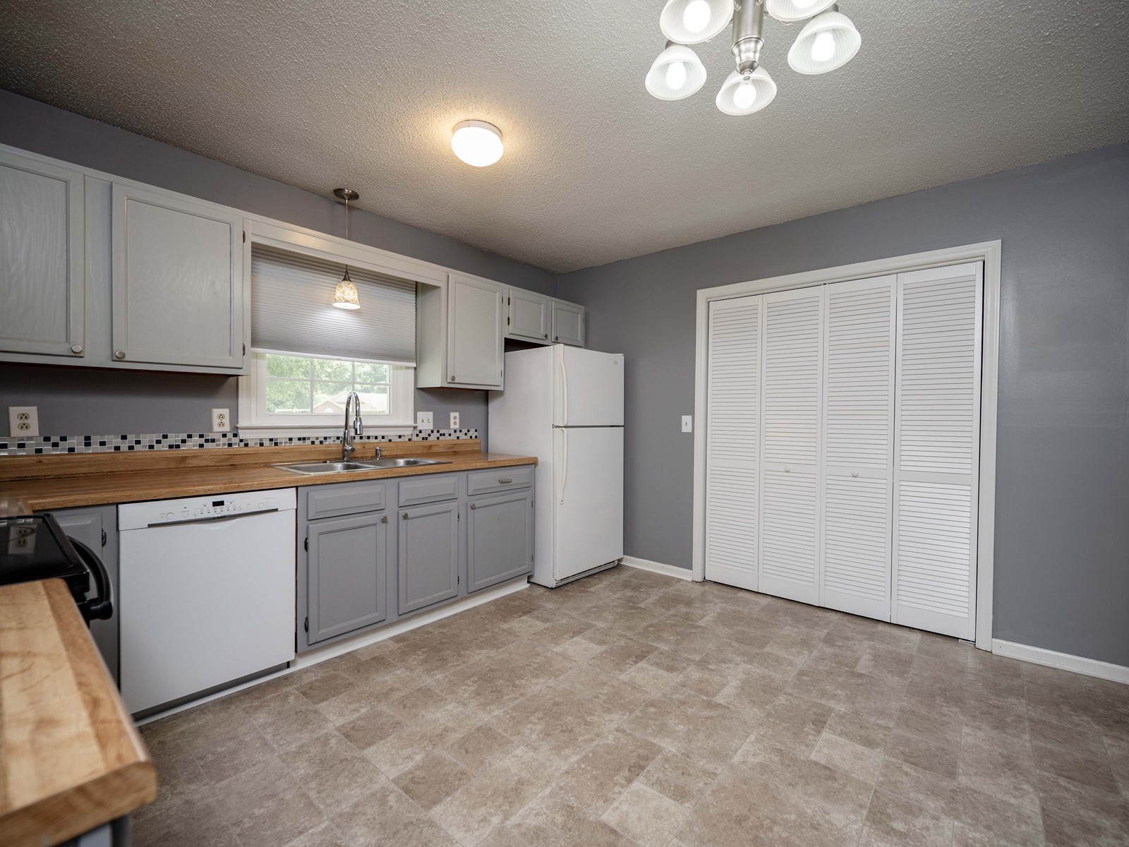 2563 Saratoga Ct