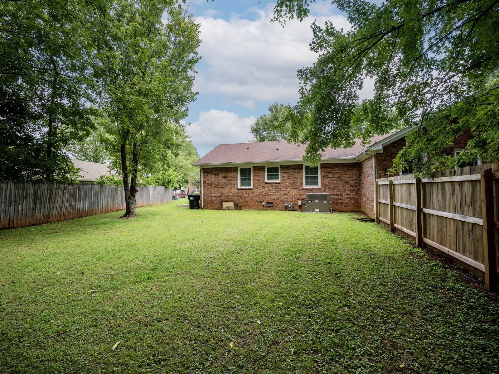 2563 Saratoga Ct