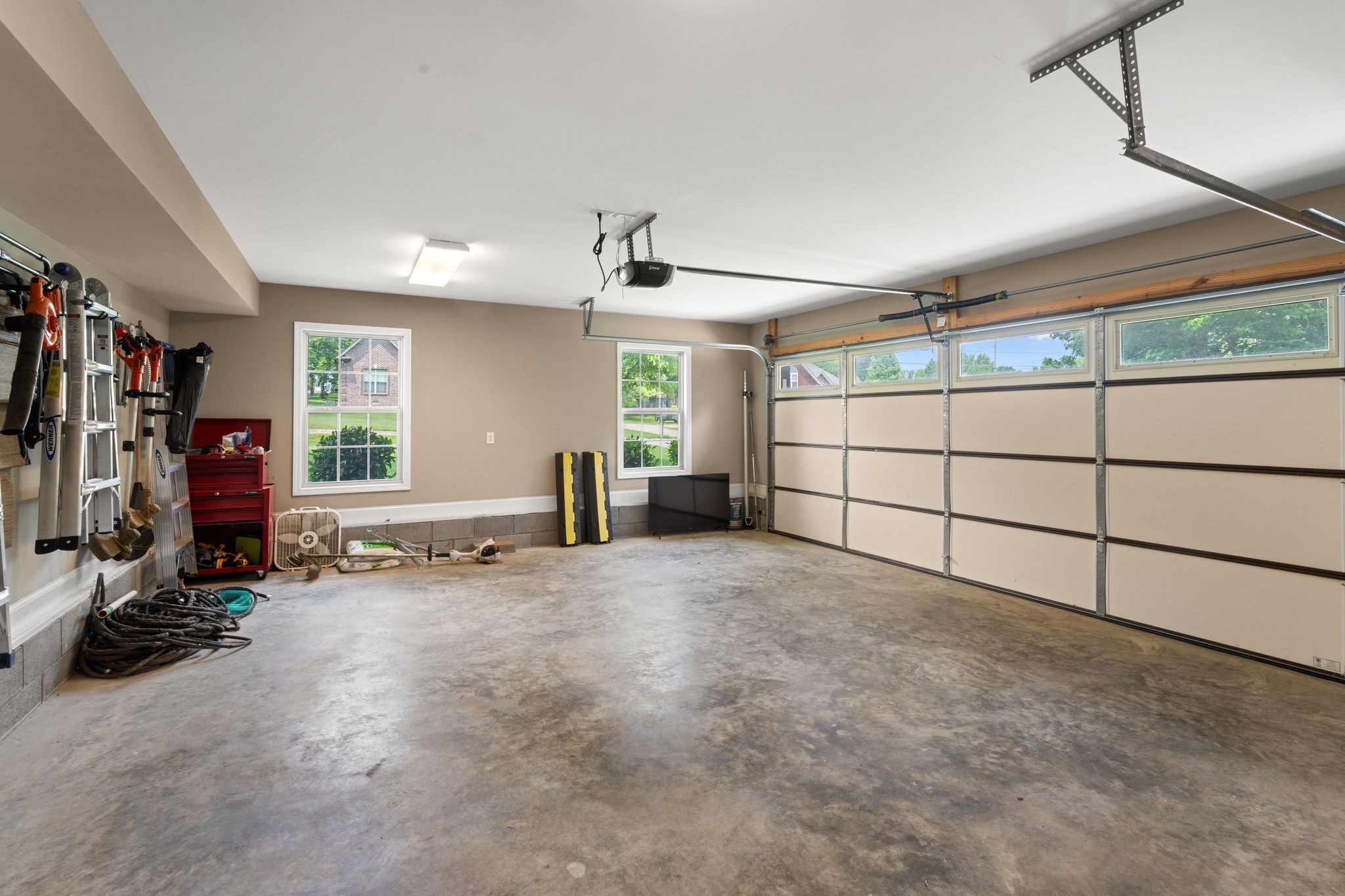 3006 Gracie Ann Dr