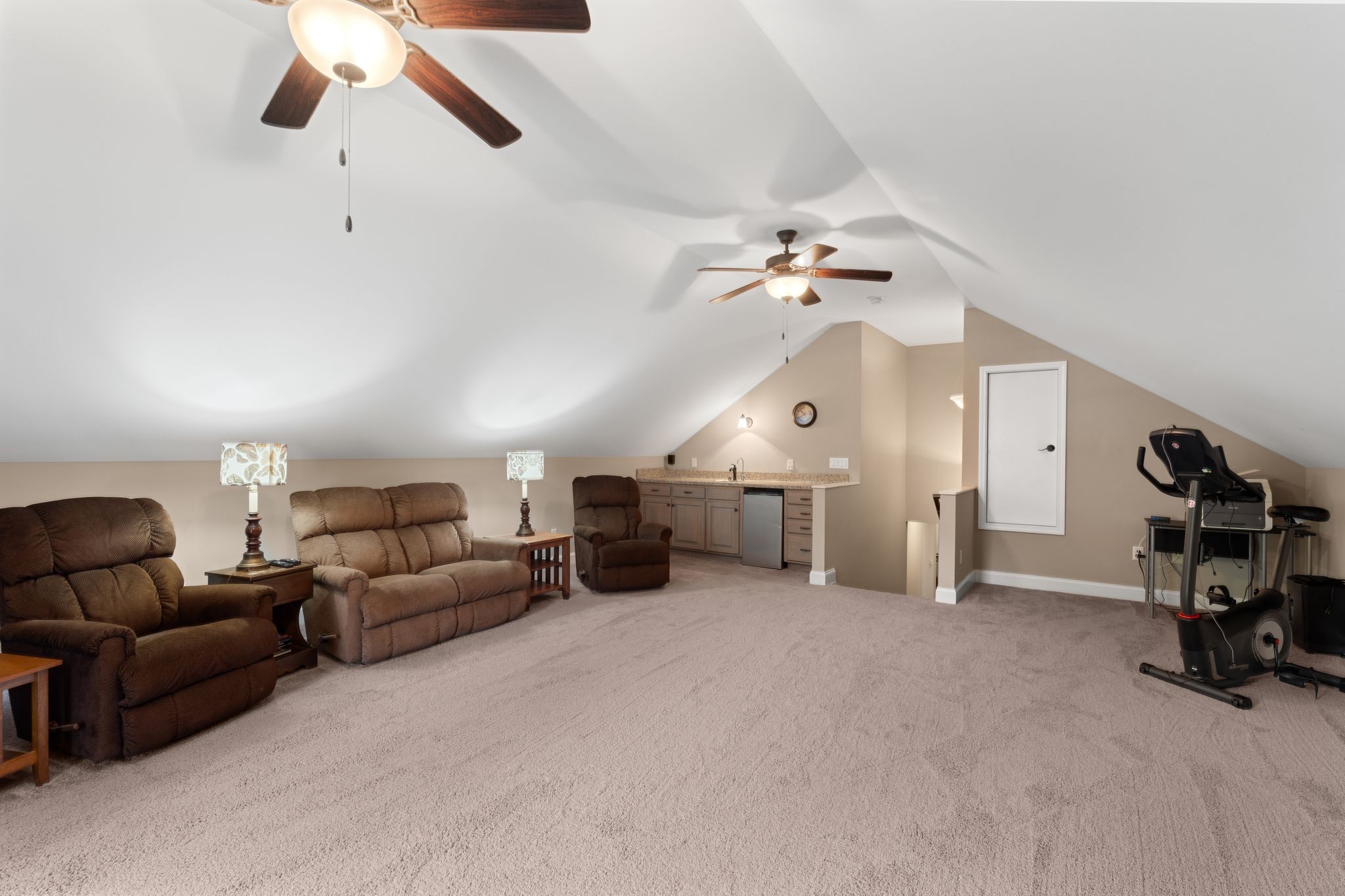 3006 Gracie Ann Dr