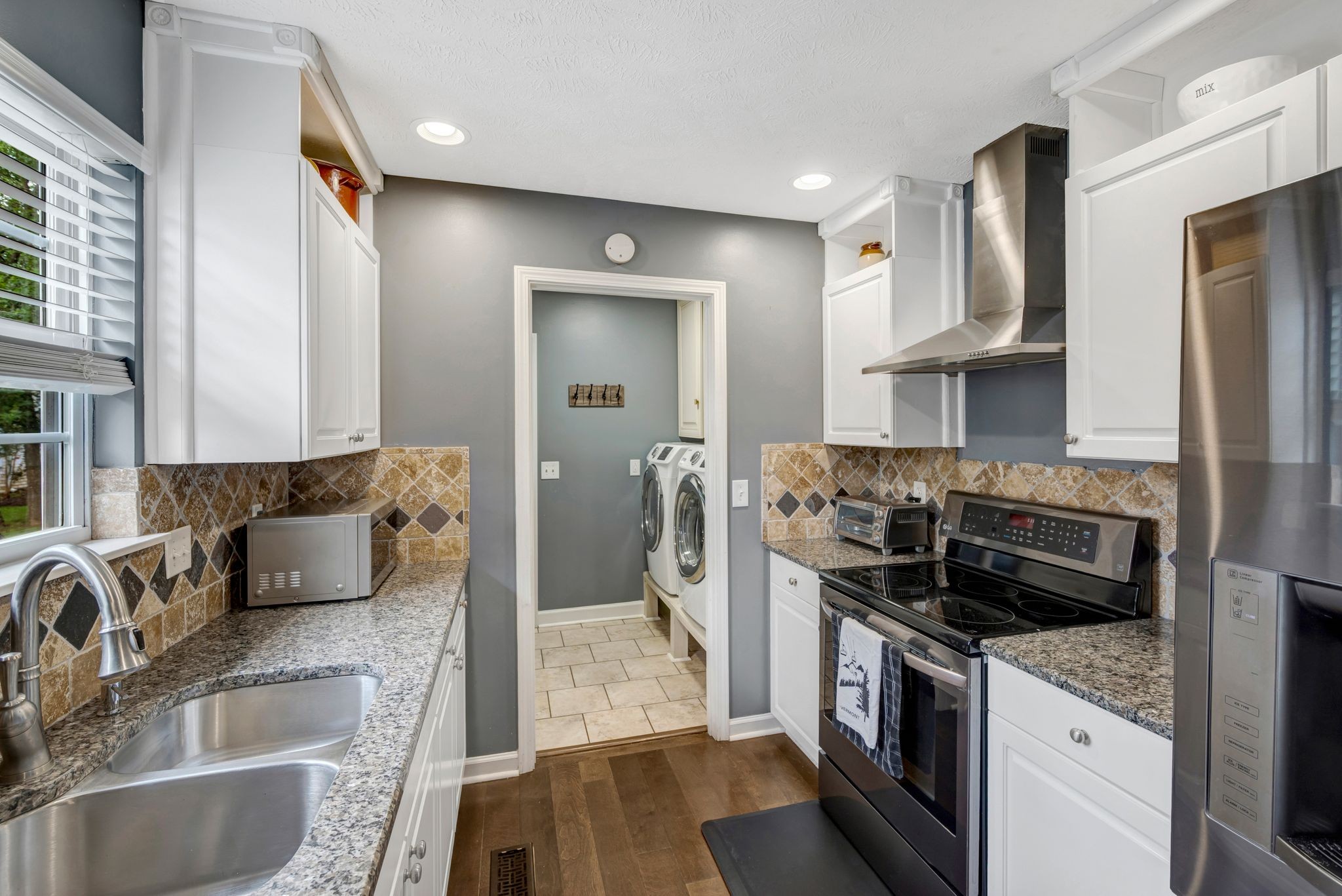 203 Sondra Ct
