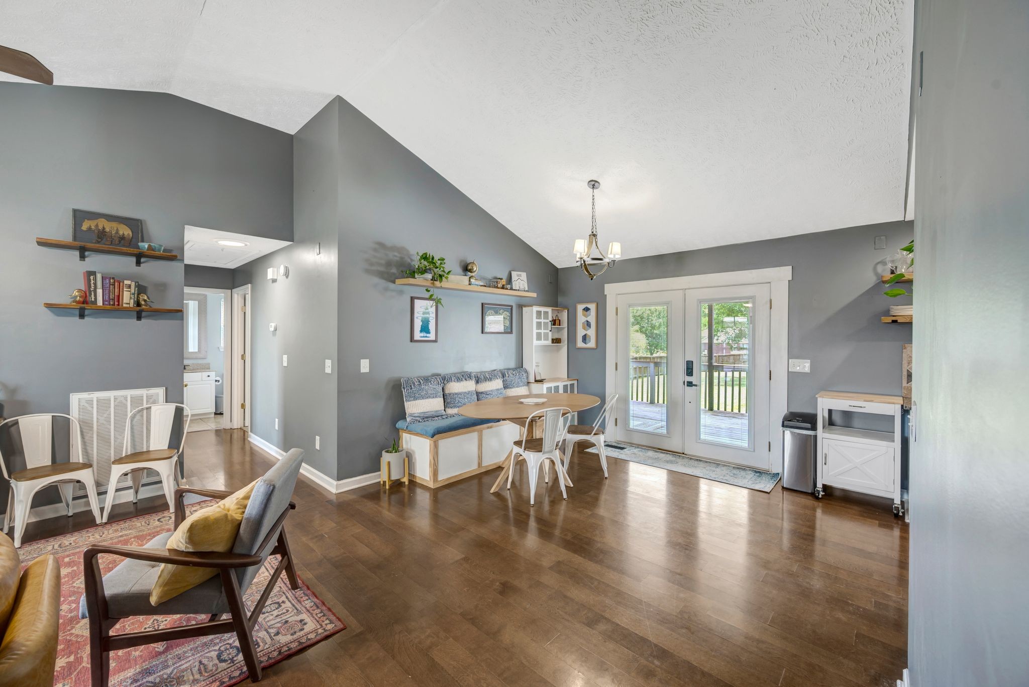 203 Sondra Ct