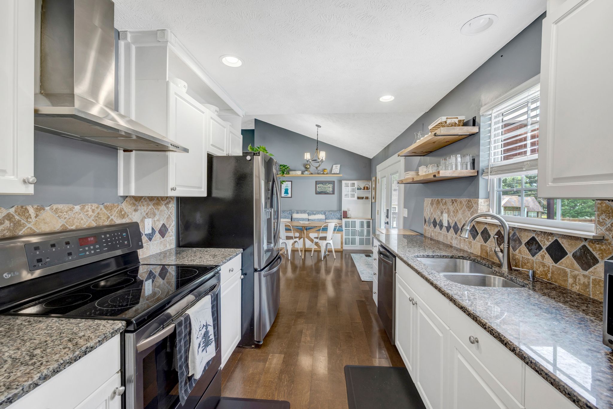 203 Sondra Ct