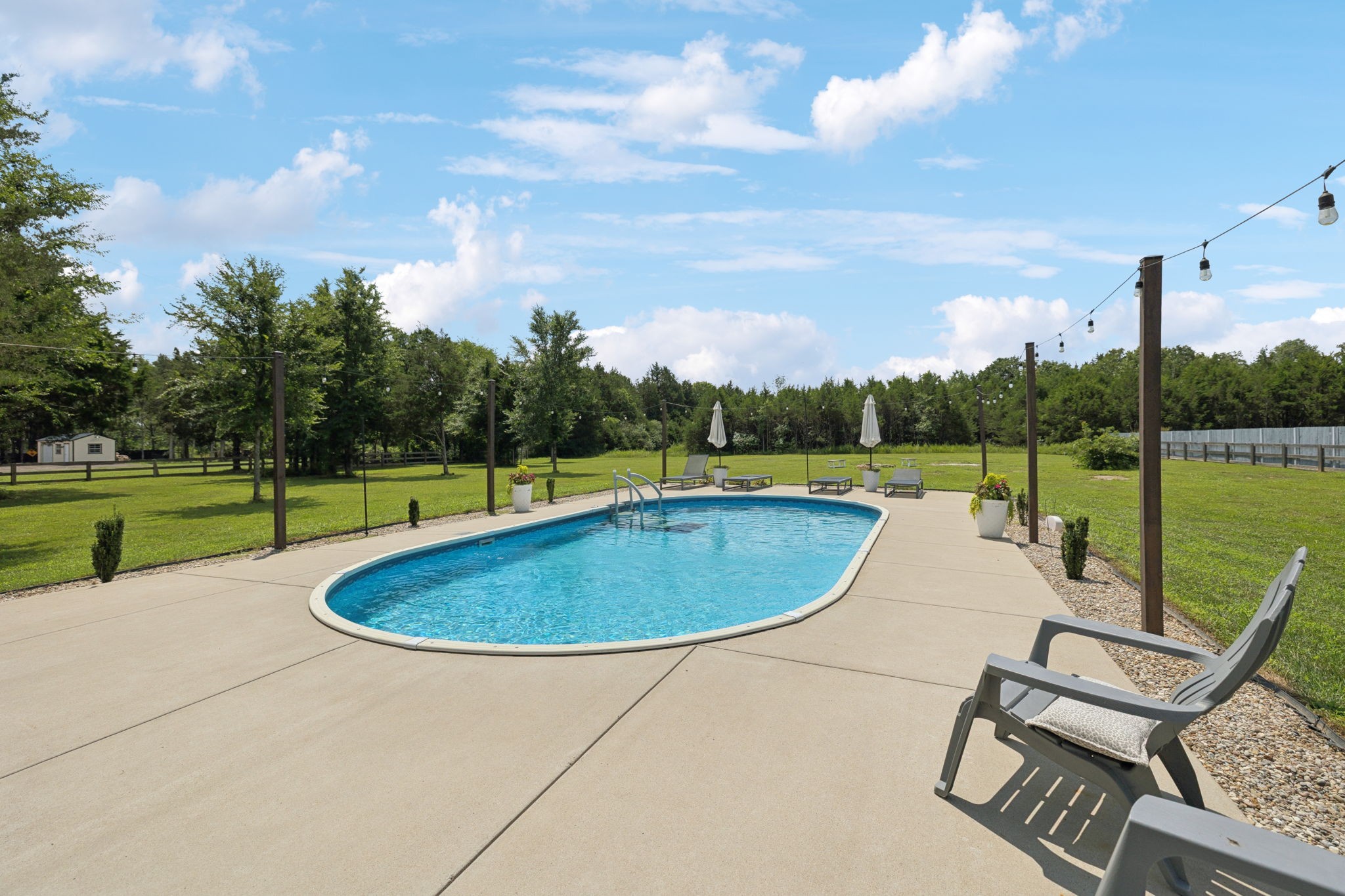180 Flat Woods Rd