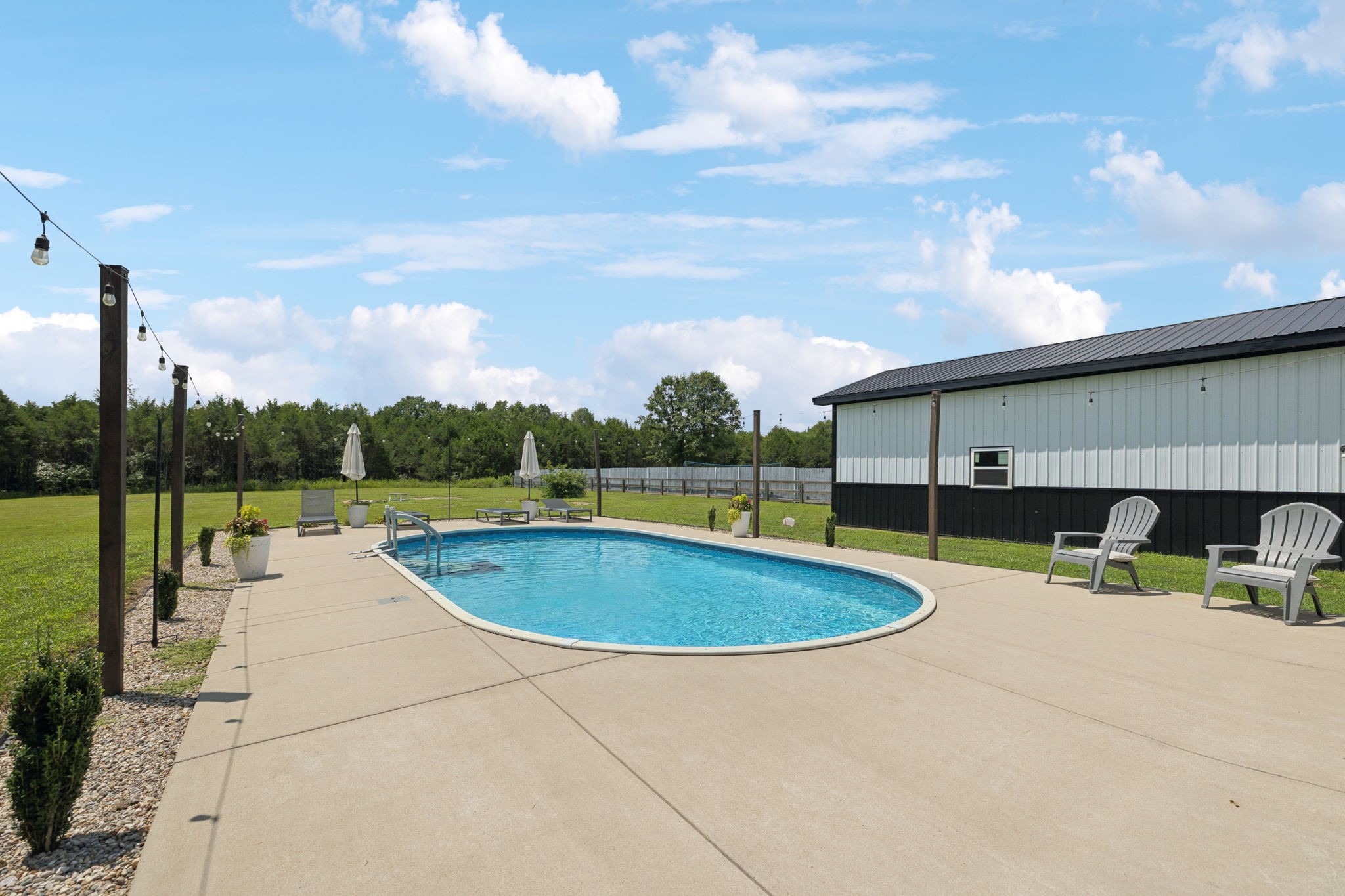 180 Flat Woods Rd