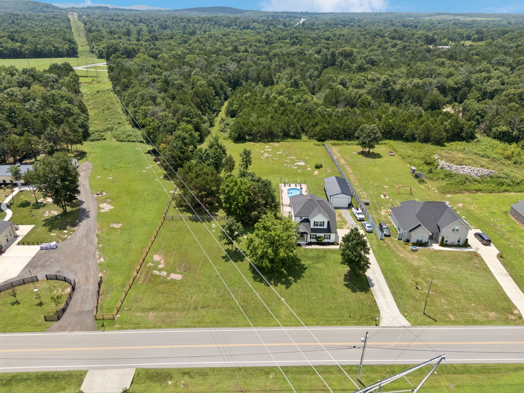180 Flat Woods Rd