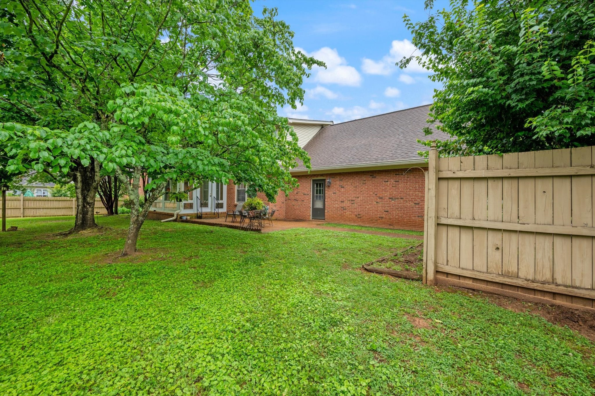 2307 Londonderry Dr