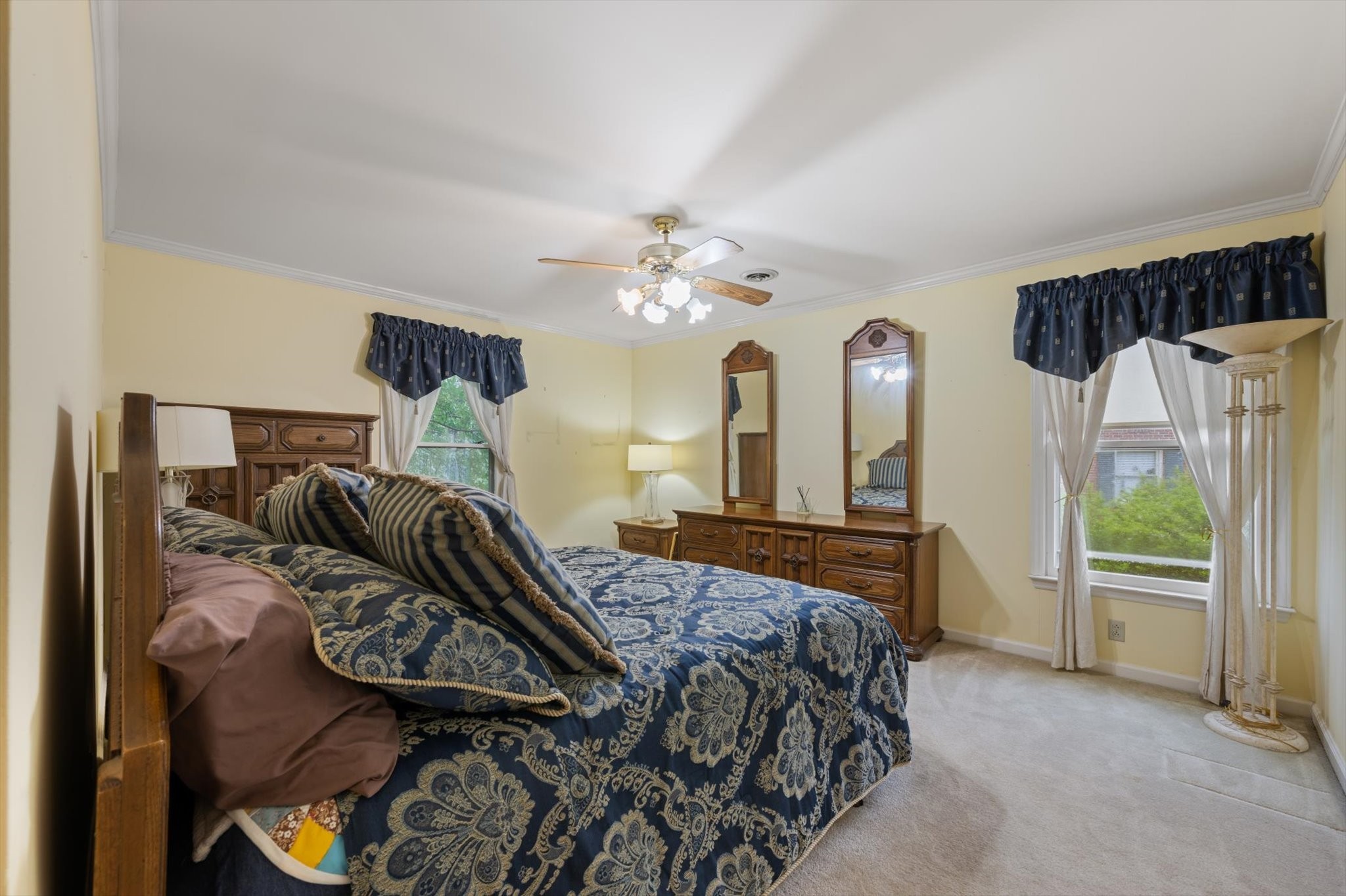 2307 Londonderry Dr