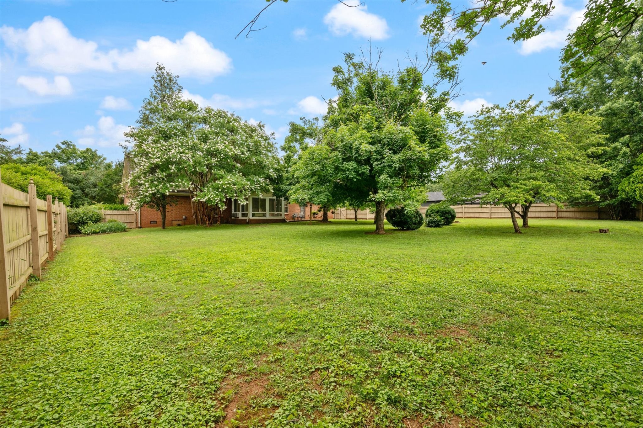 2307 Londonderry Dr