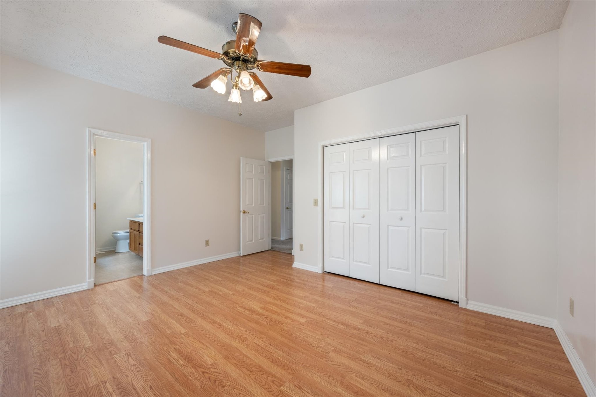 2528 Oak Forest Dr
