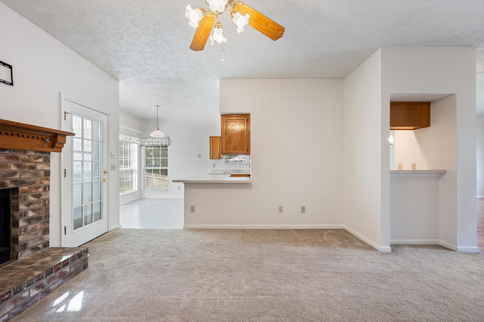 2528 Oak Forest Dr