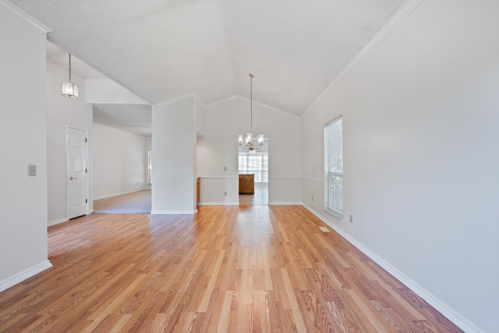 2528 Oak Forest Dr