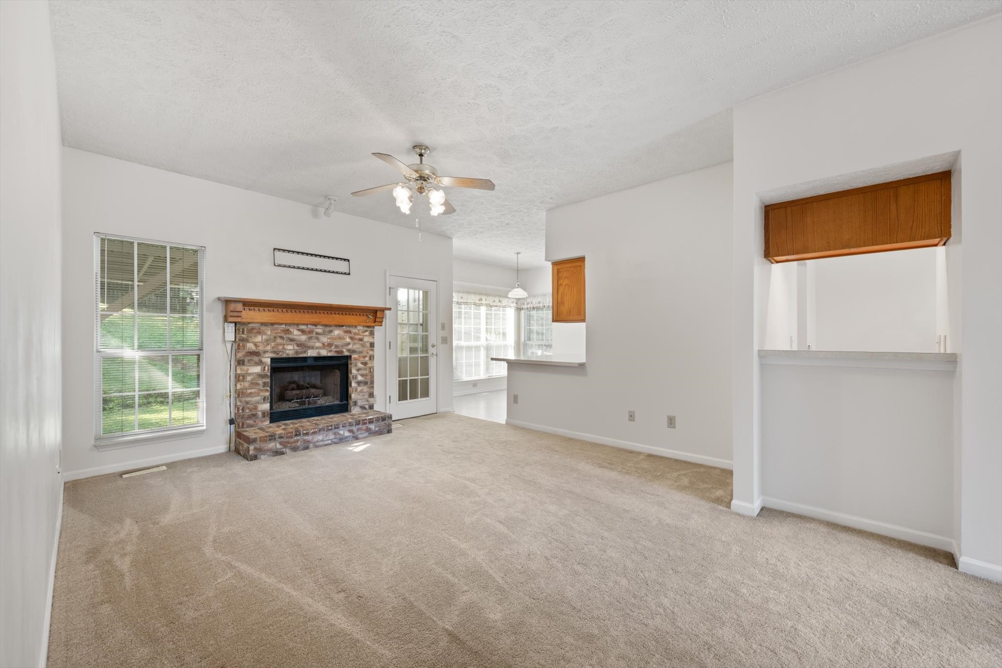 2528 Oak Forest Dr