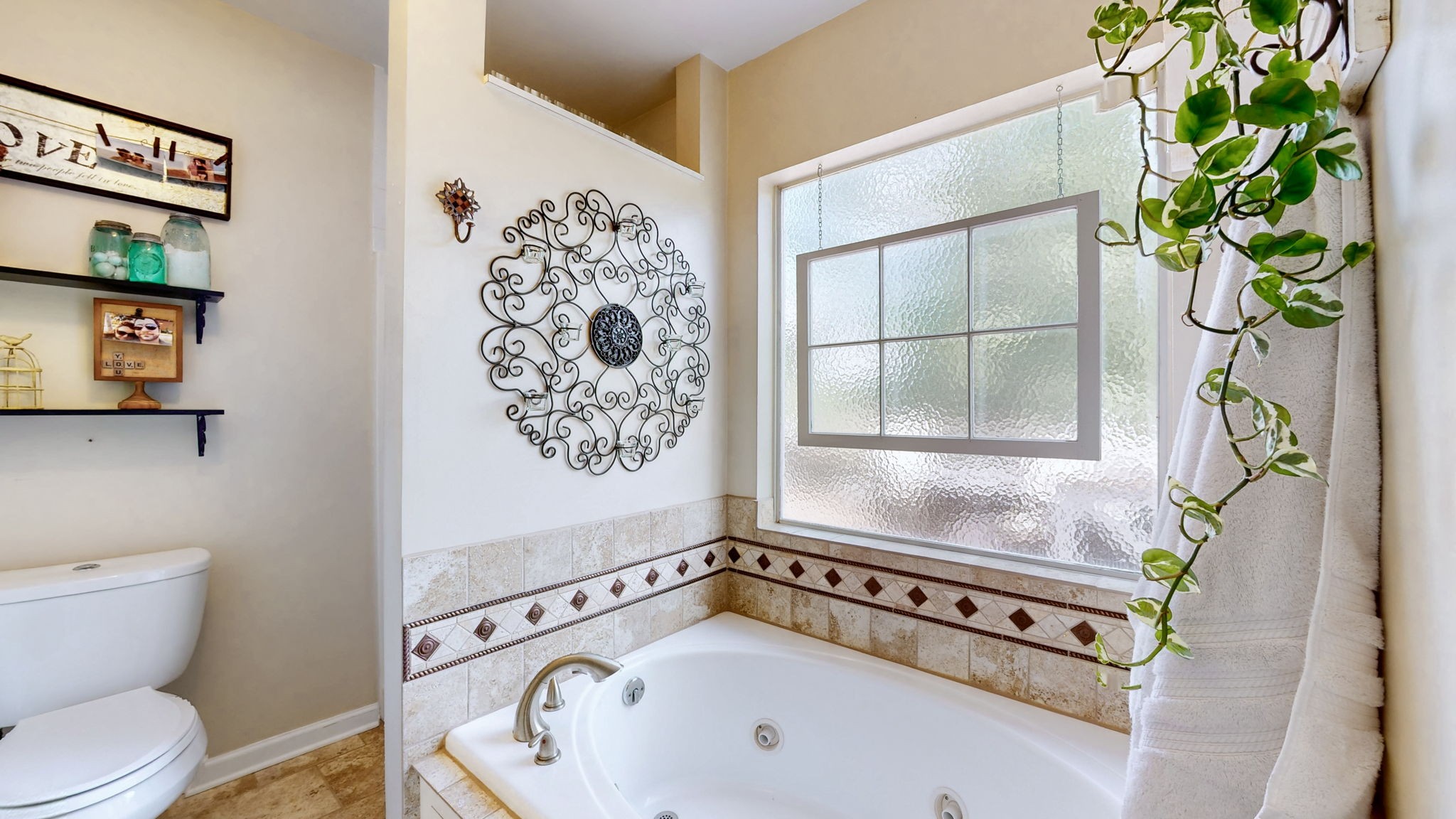 552 Overview Ln