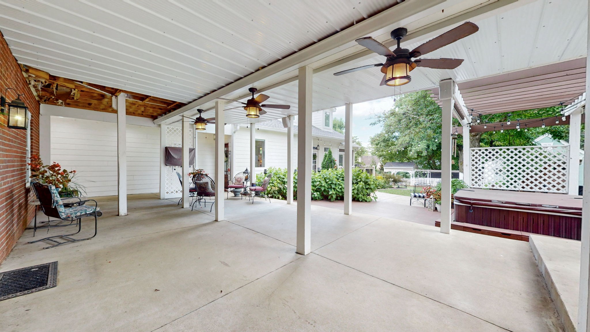 552 Overview Ln