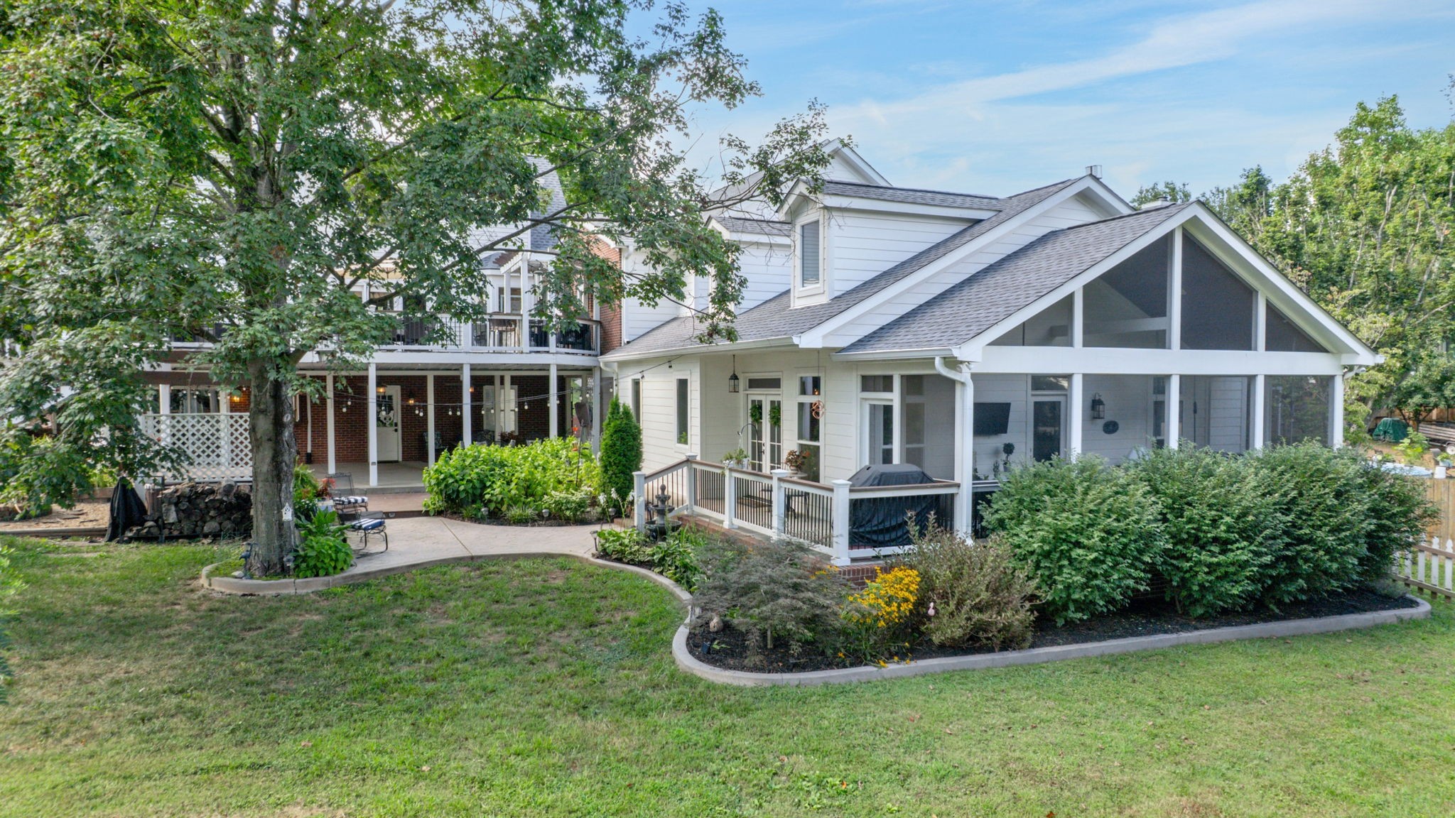 552 Overview Ln