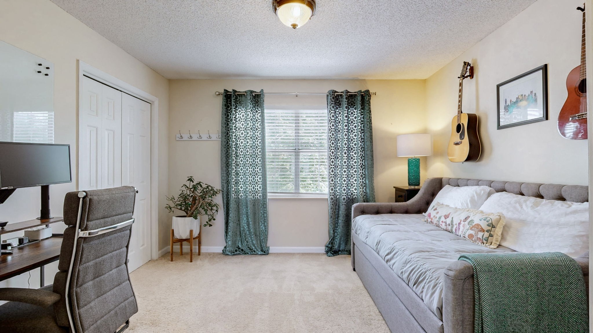 552 Overview Ln