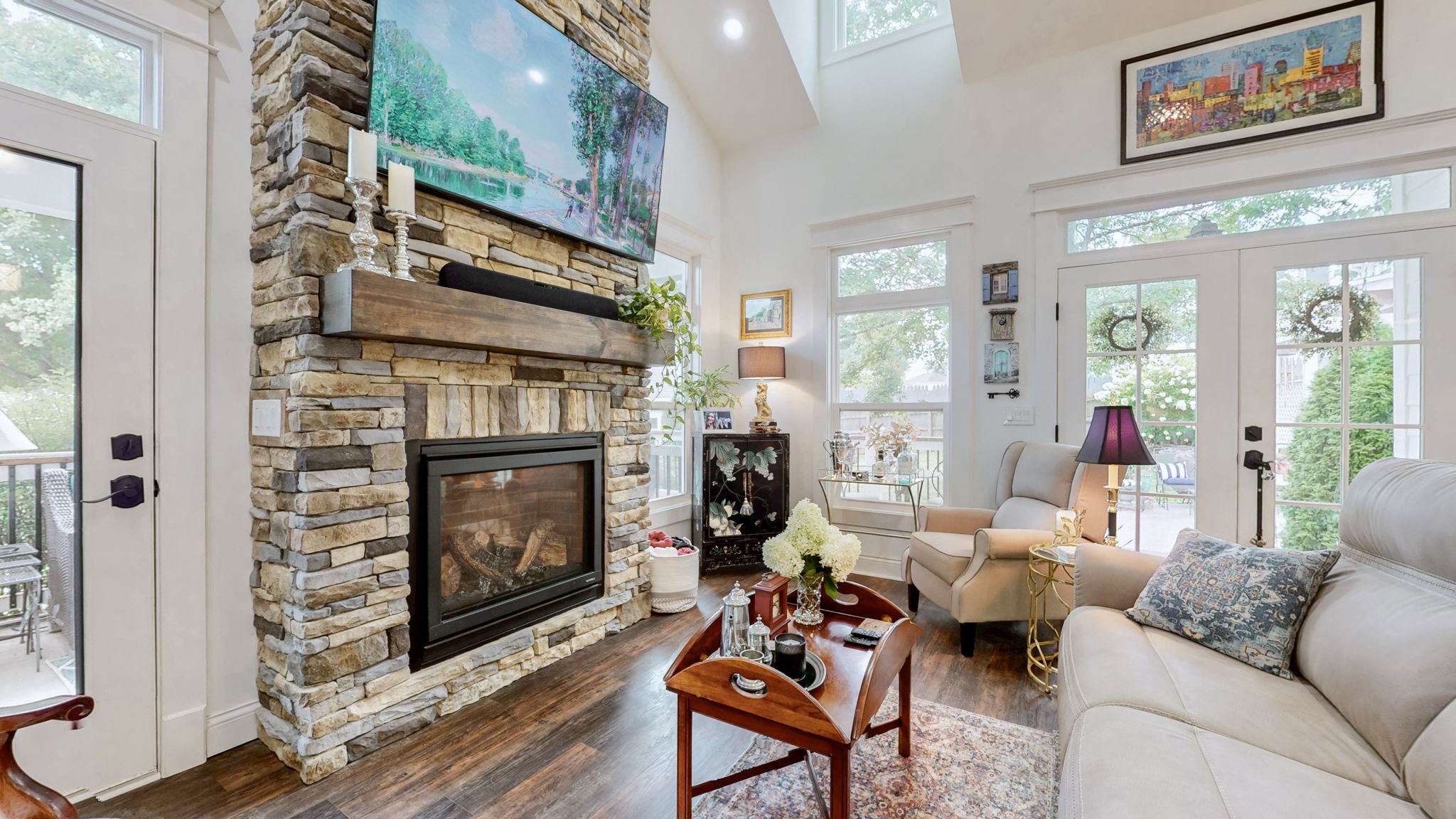 552 Overview Ln