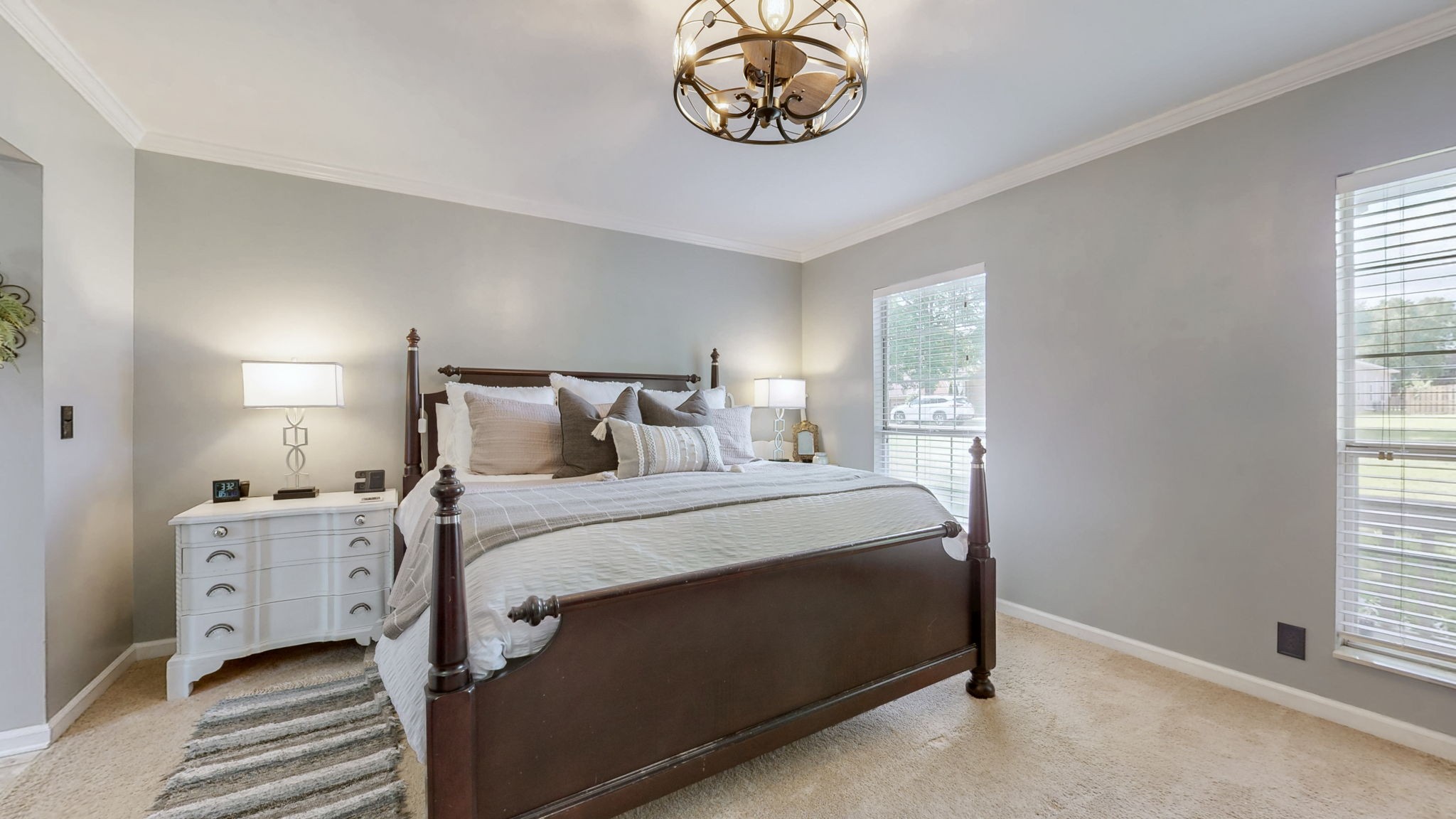 552 Overview Ln