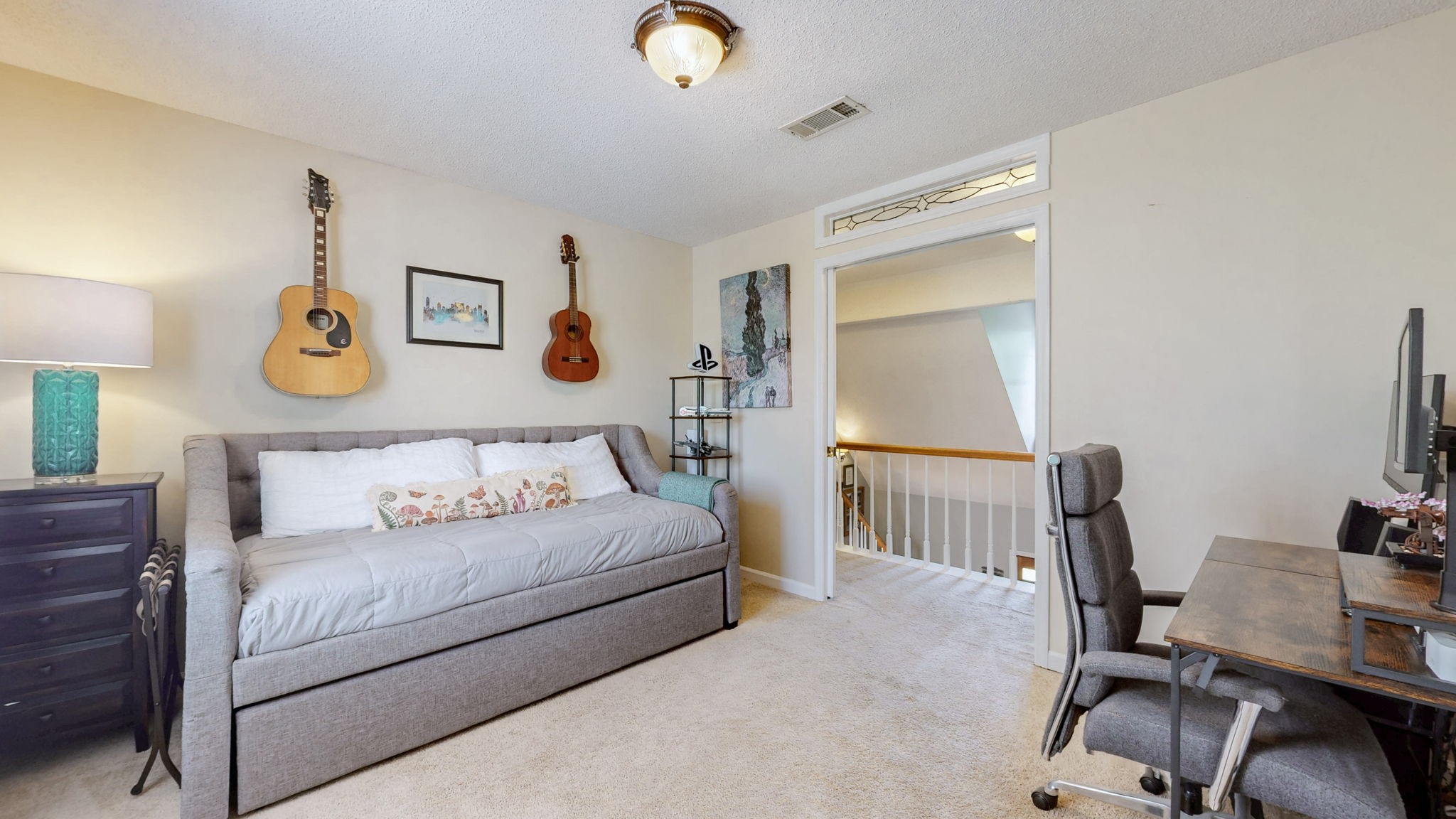 552 Overview Ln