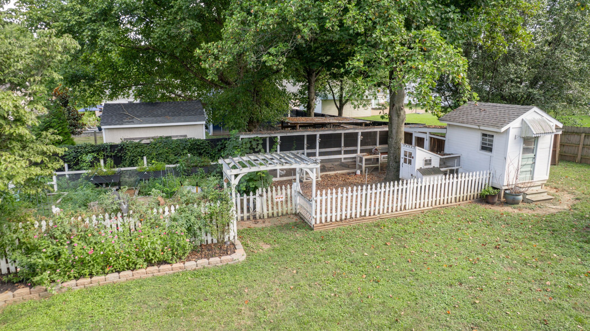 552 Overview Ln